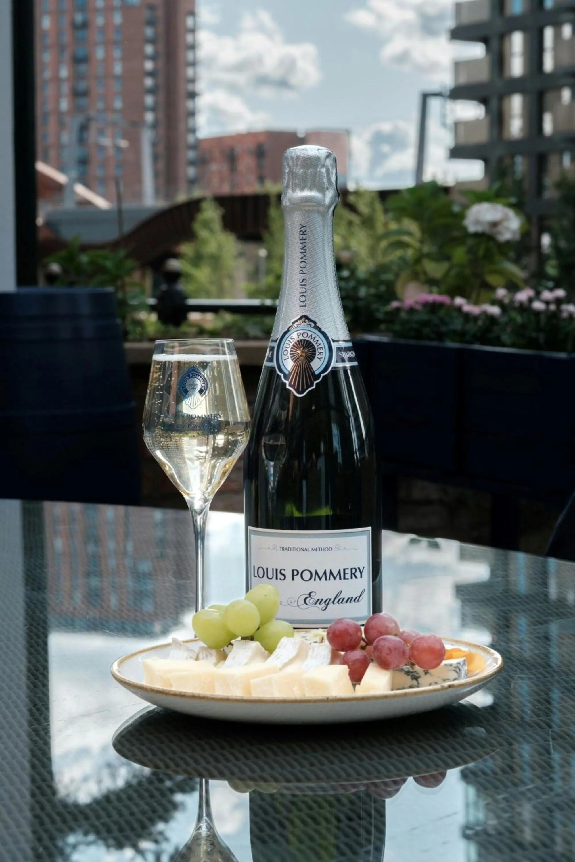 Restaurant/places to eat in Manchester Marriott Victoria & Albert Hotel