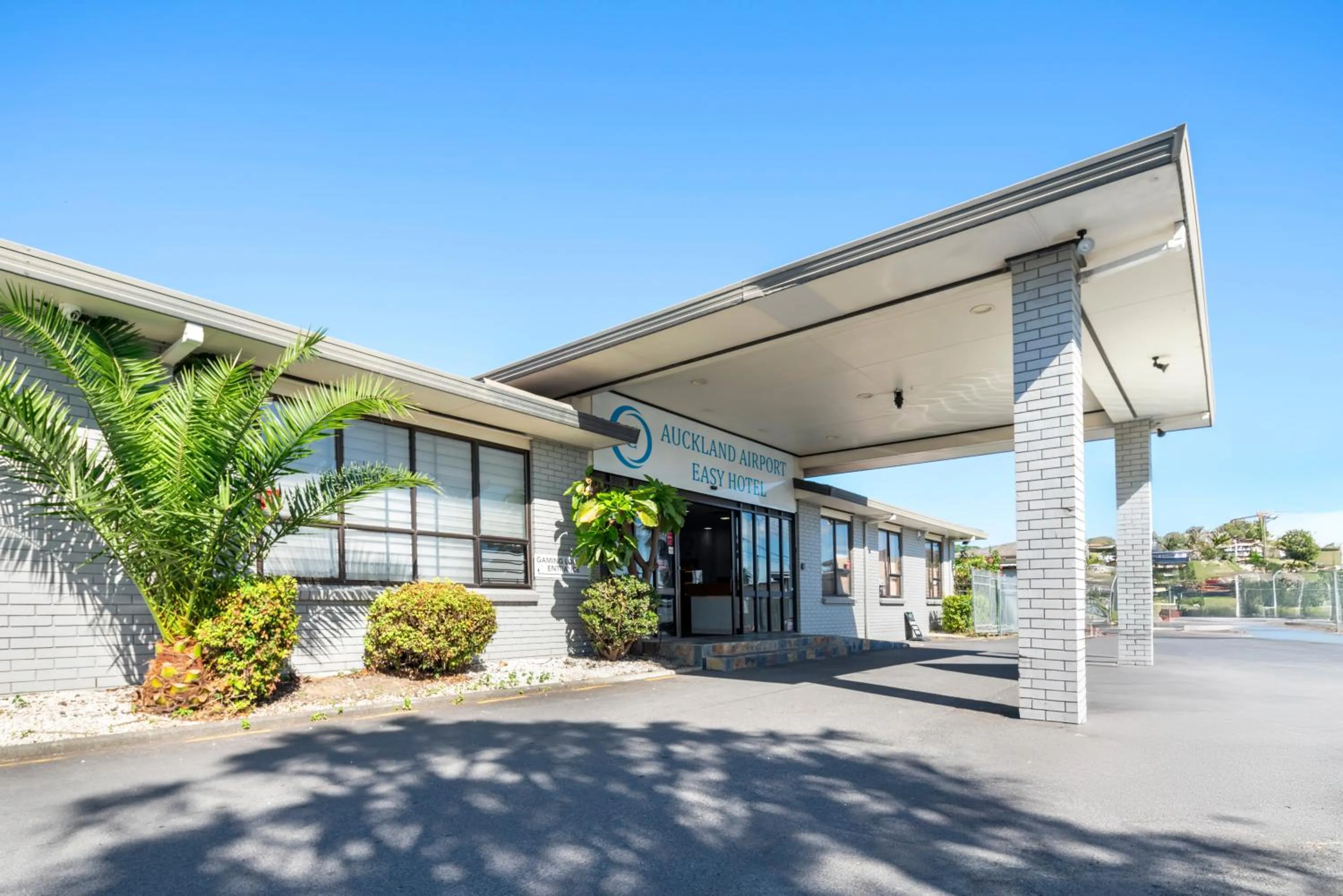Property building in Auckland Airport Easy Hotel