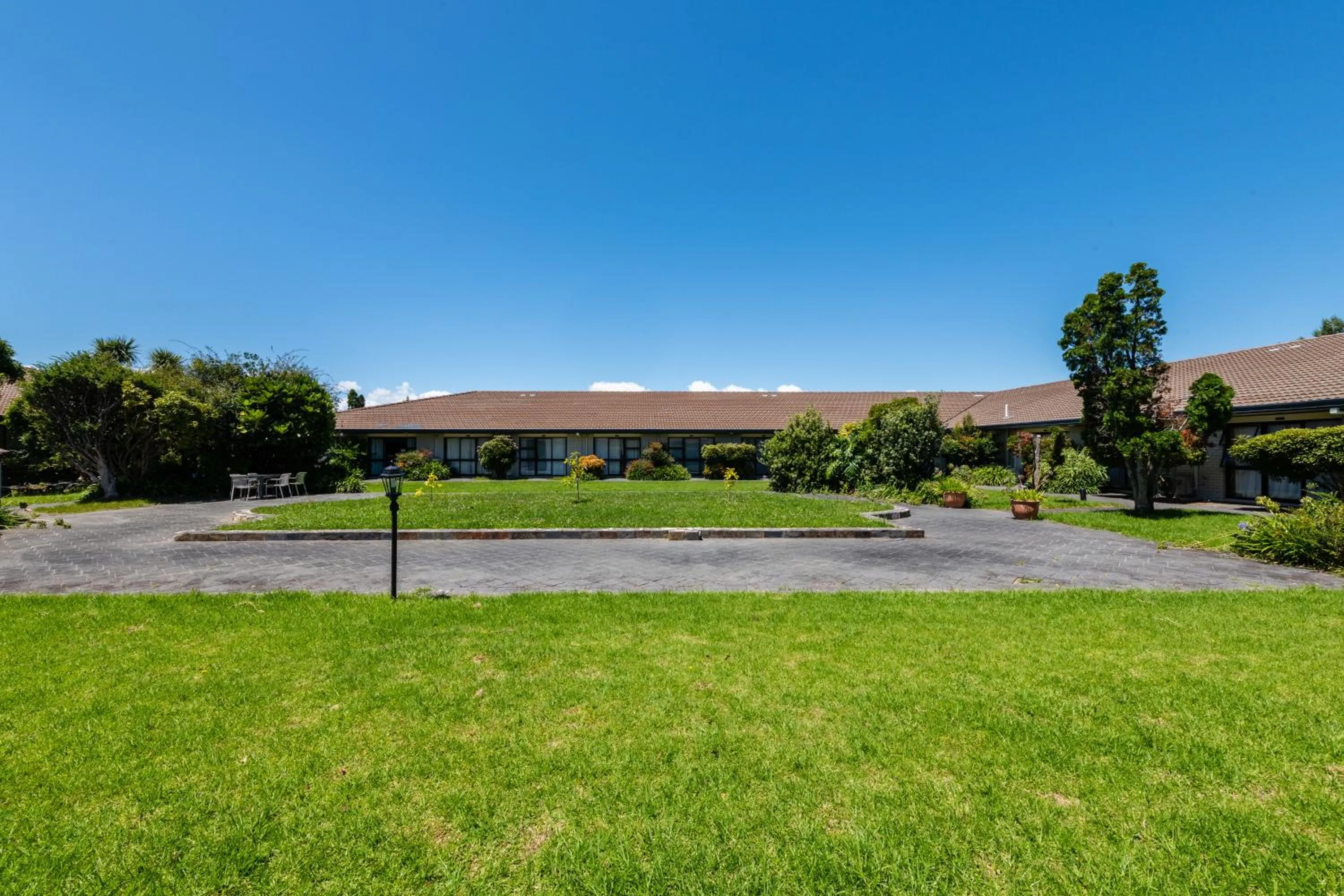 Garden in Auckland Airport Easy Hotel