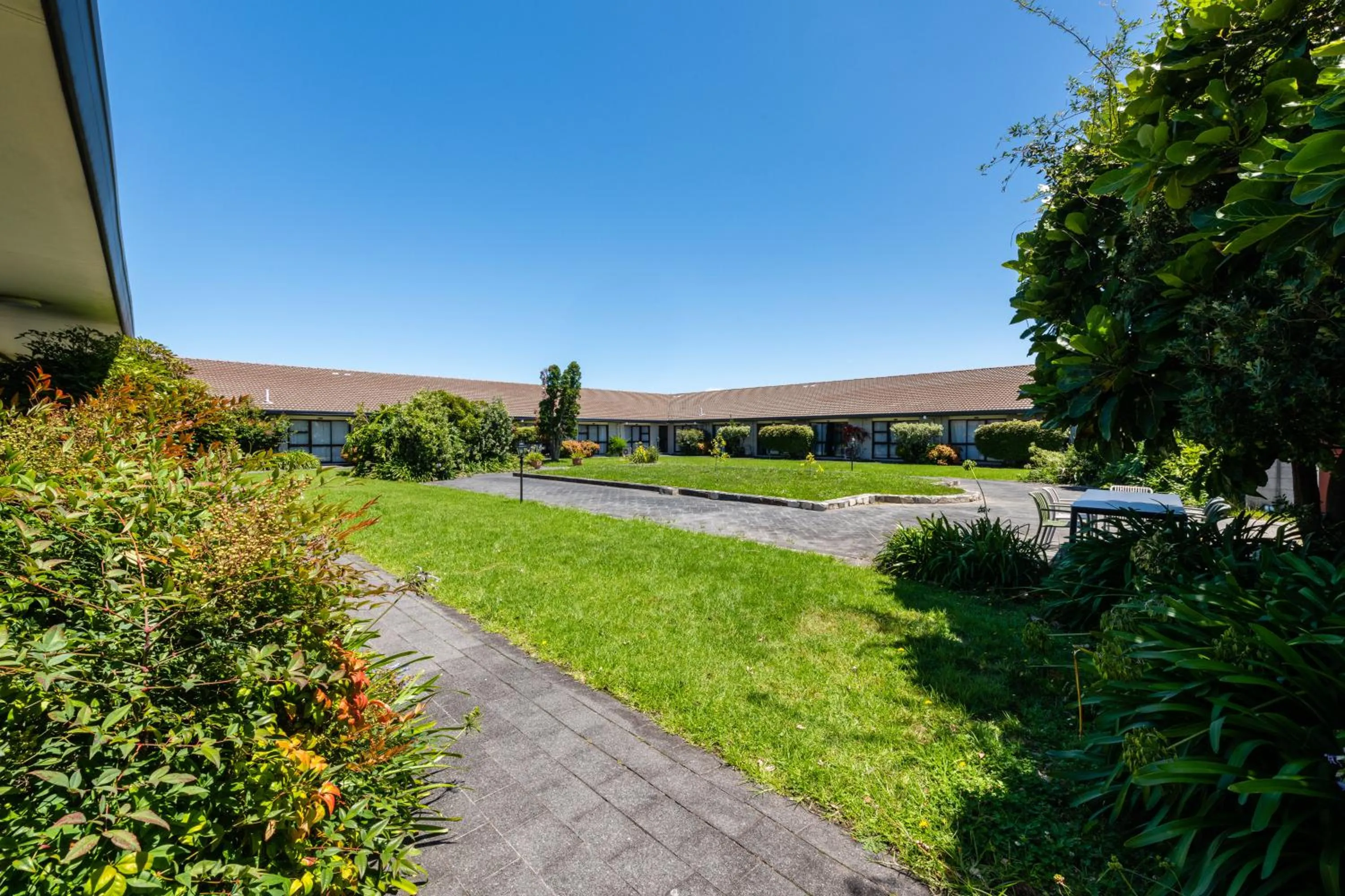 Garden in Auckland Airport Easy Hotel