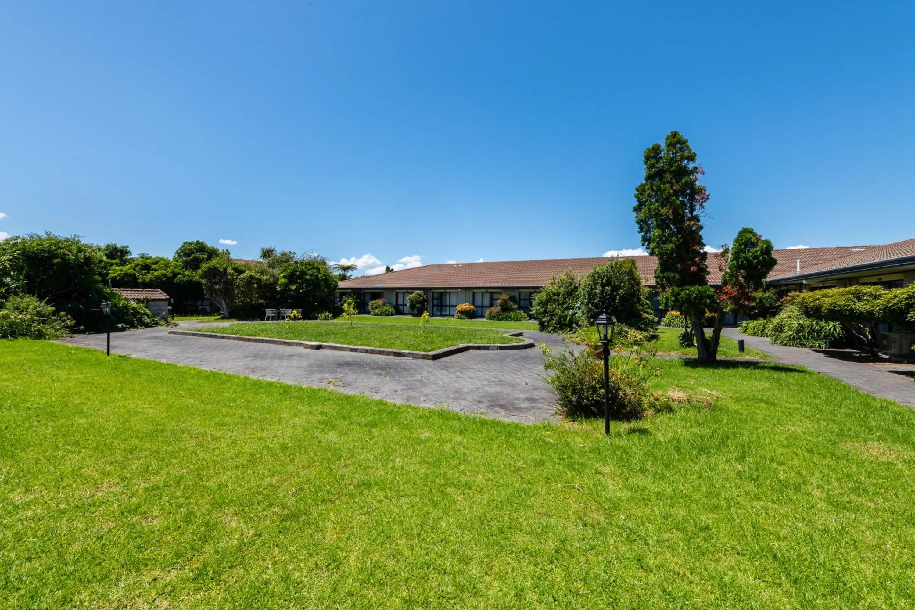 Garden in Auckland Airport Easy Hotel