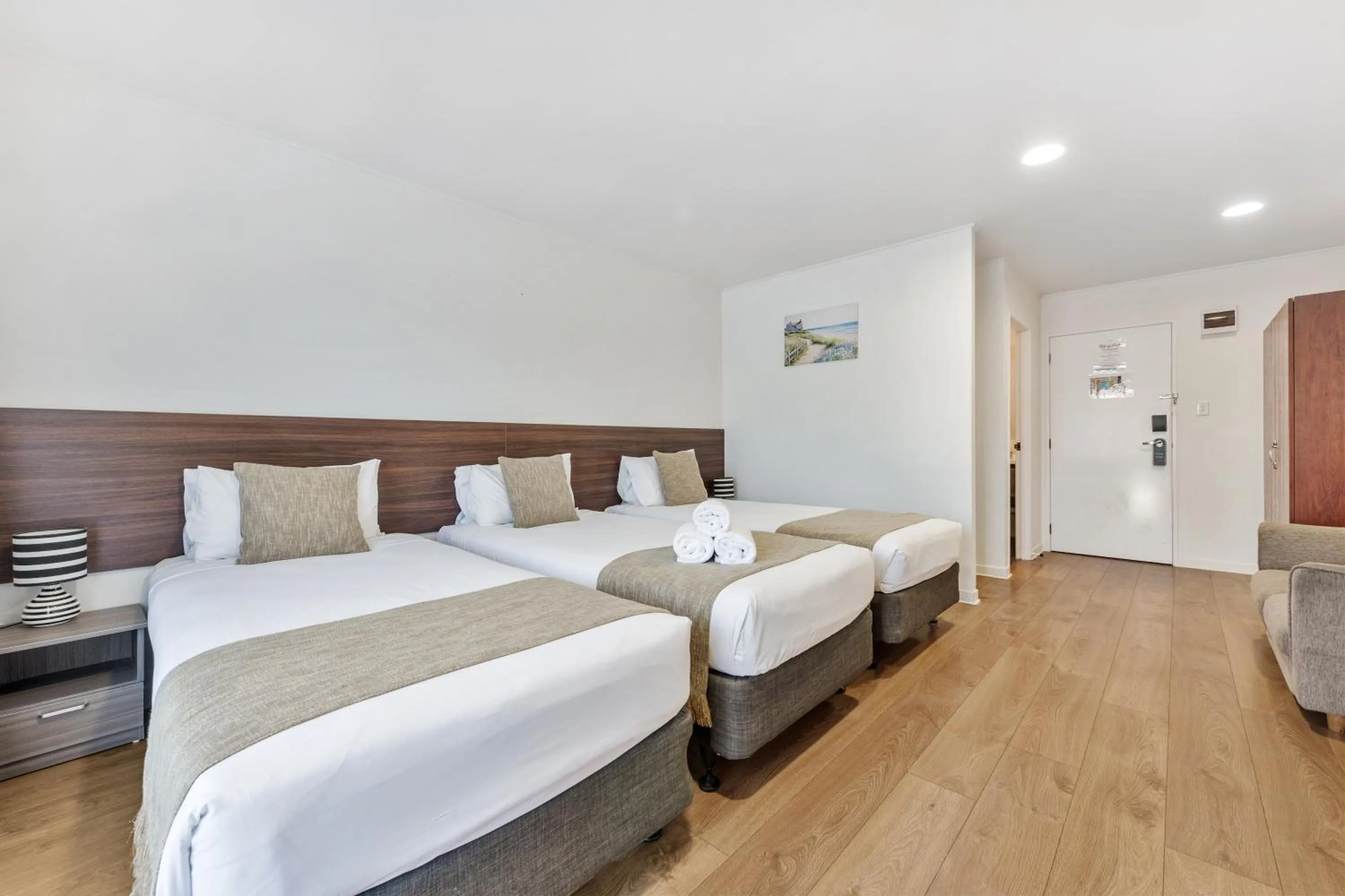 Bedroom, Bed in Auckland Airport Easy Hotel