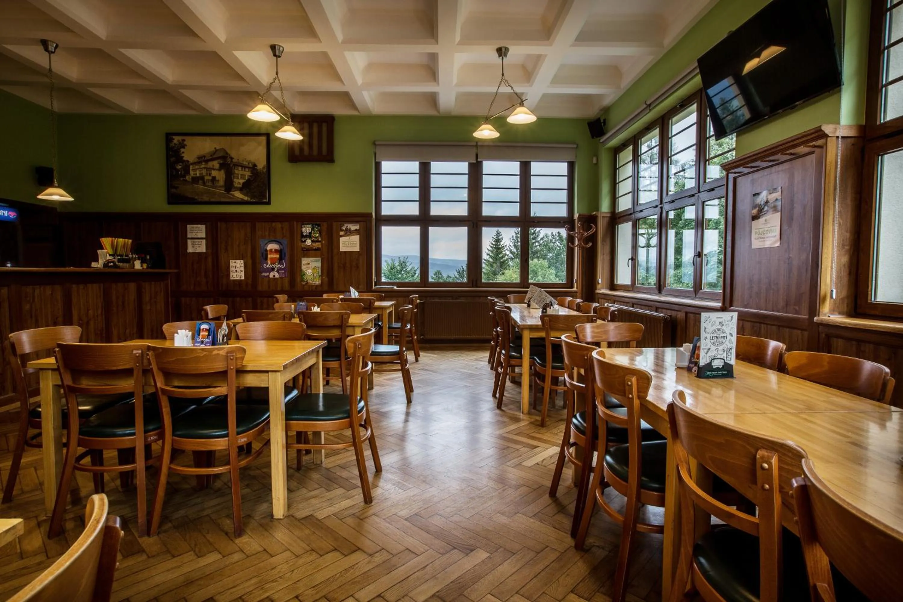 Restaurant/places to eat in Parkhotel Smržovka