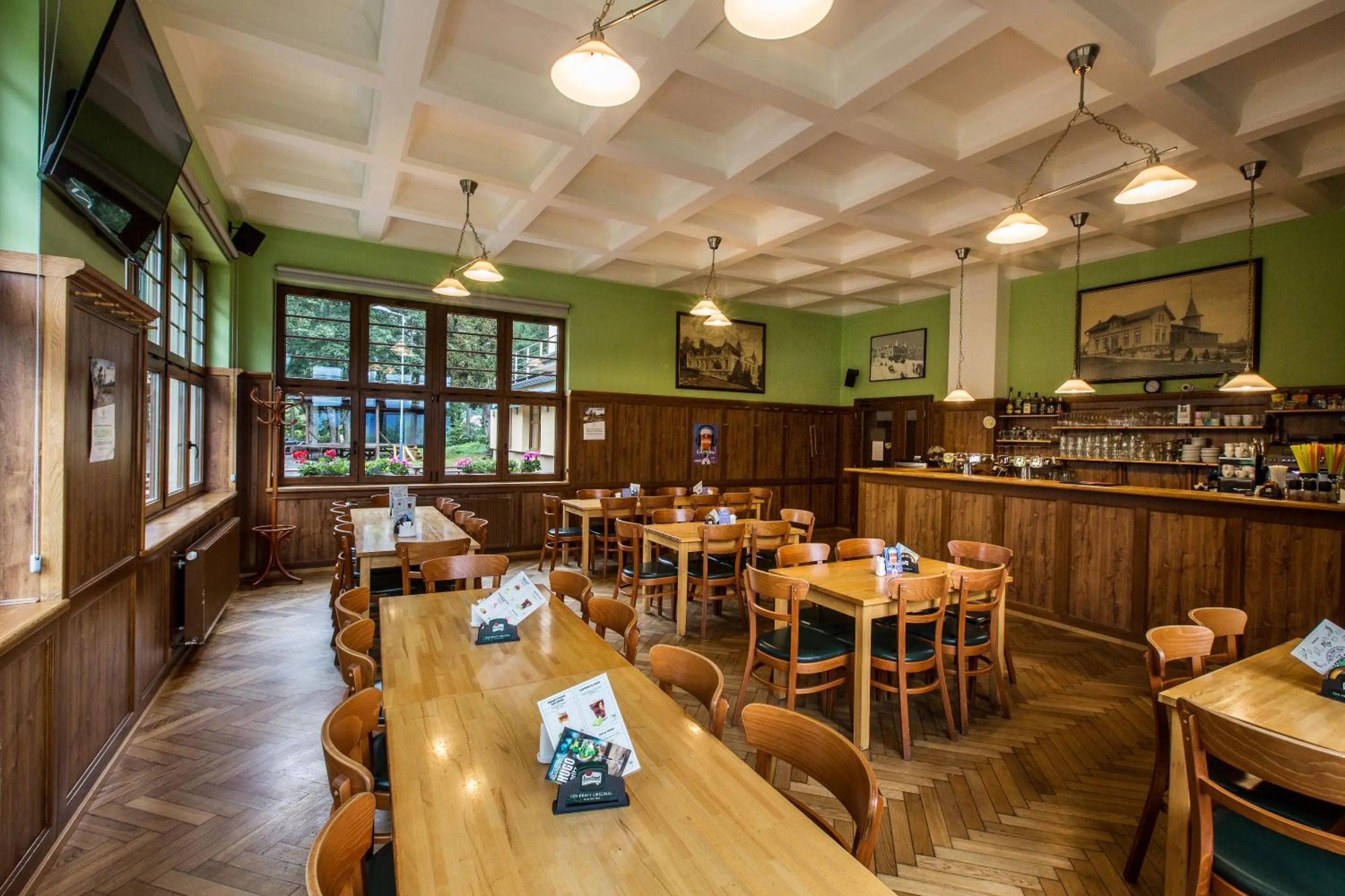 Restaurant/places to eat in Parkhotel Smržovka