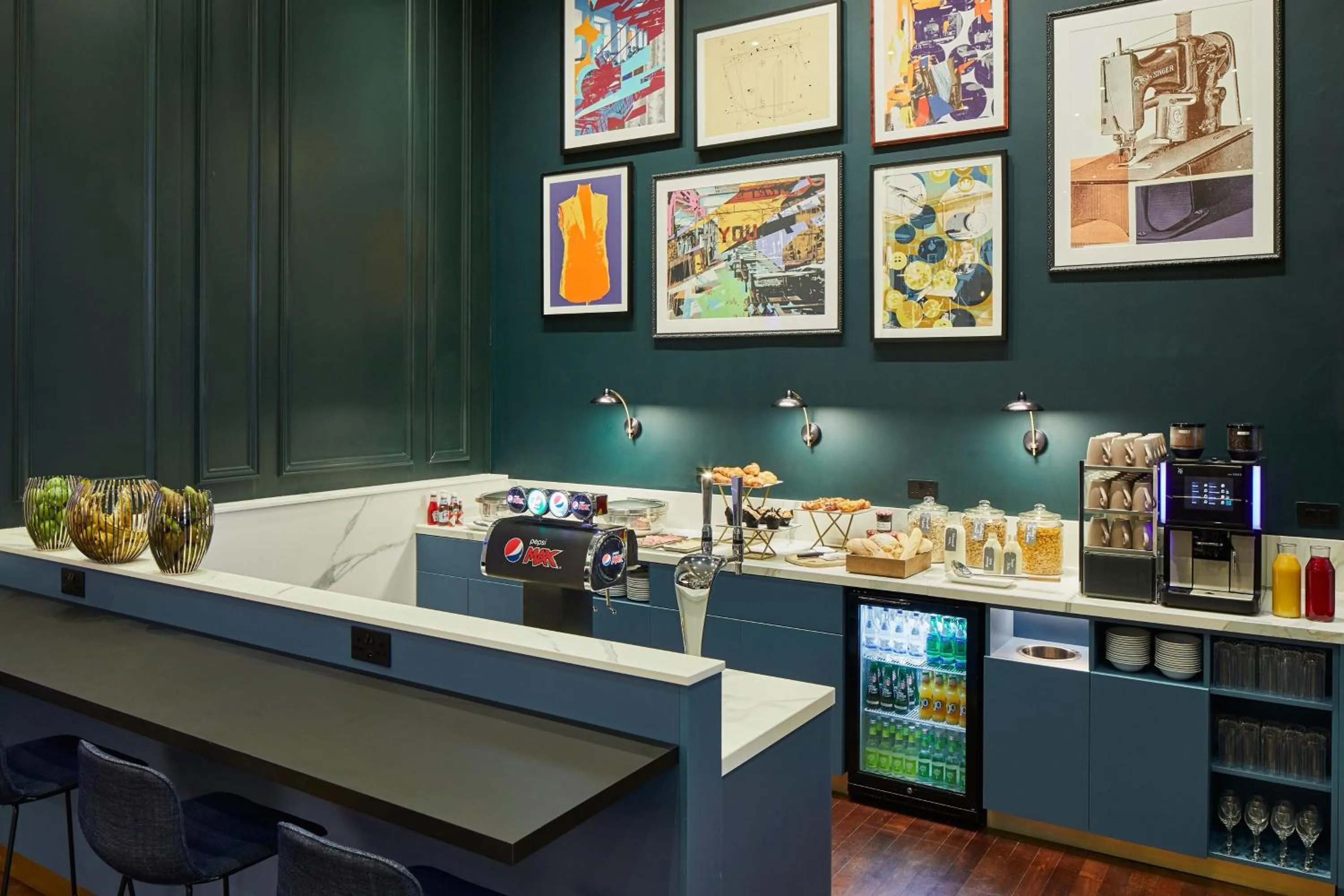 Lounge or bar in Leeds Marriott Hotel