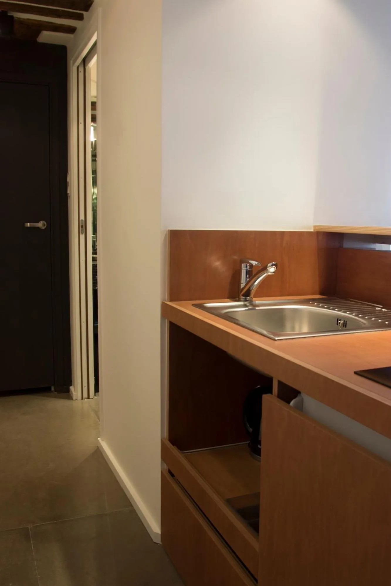 Kitchen or kitchenette in Boutique Hotel de la Place des Vosges