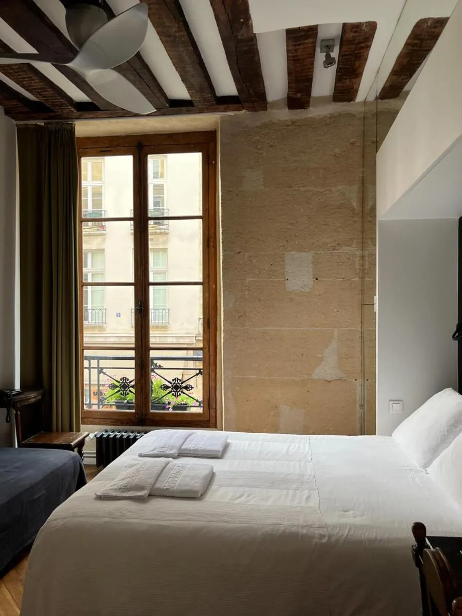 Photo of the whole room, Bed in Boutique Hotel de la Place des Vosges