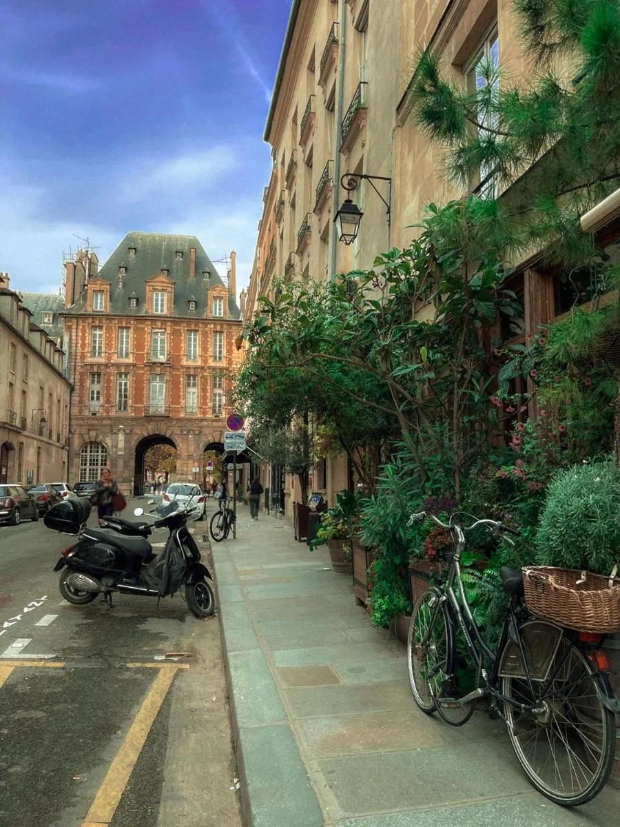 Facade/entrance in Boutique Hotel de la Place des Vosges