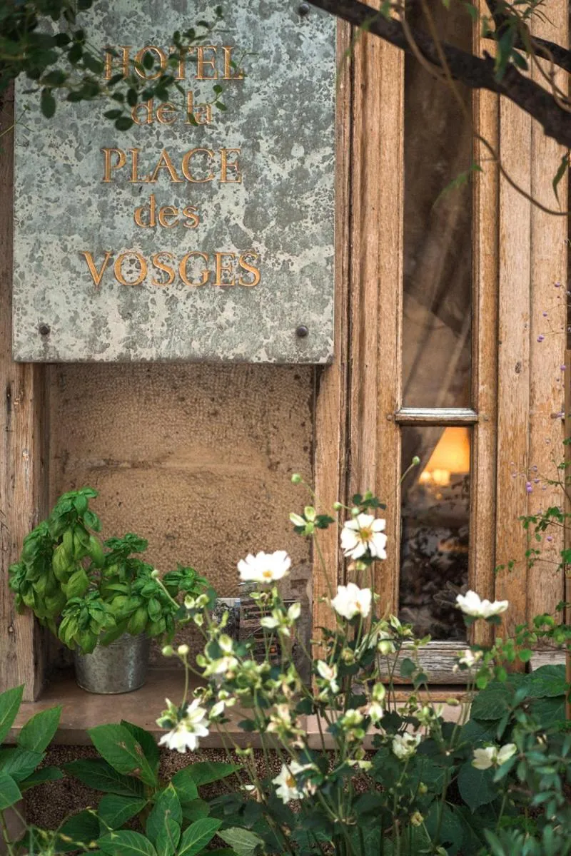 Facade/entrance in Boutique Hotel de la Place des Vosges