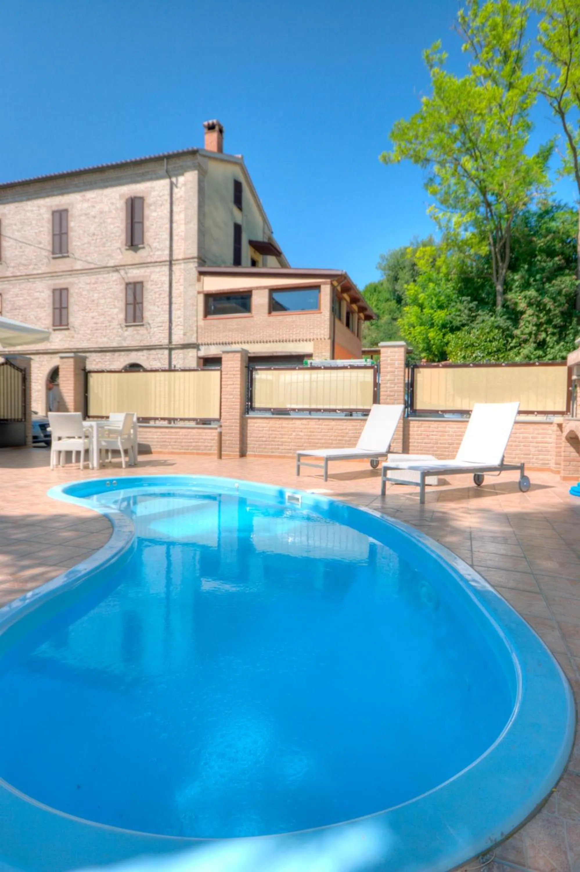 Swimming pool in Raffaello Residence
