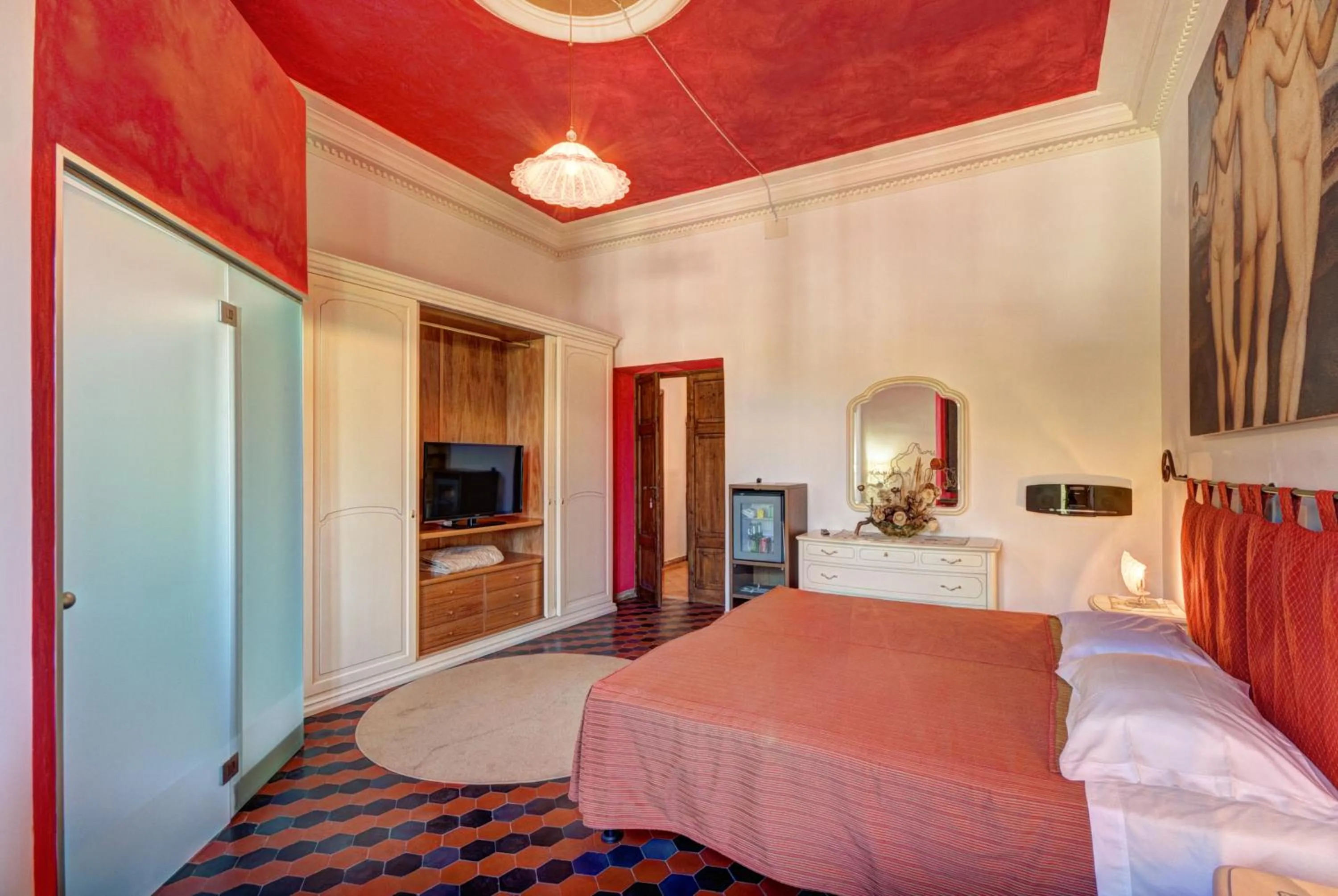 Photo of the whole room, Bed in Raffaello Residence