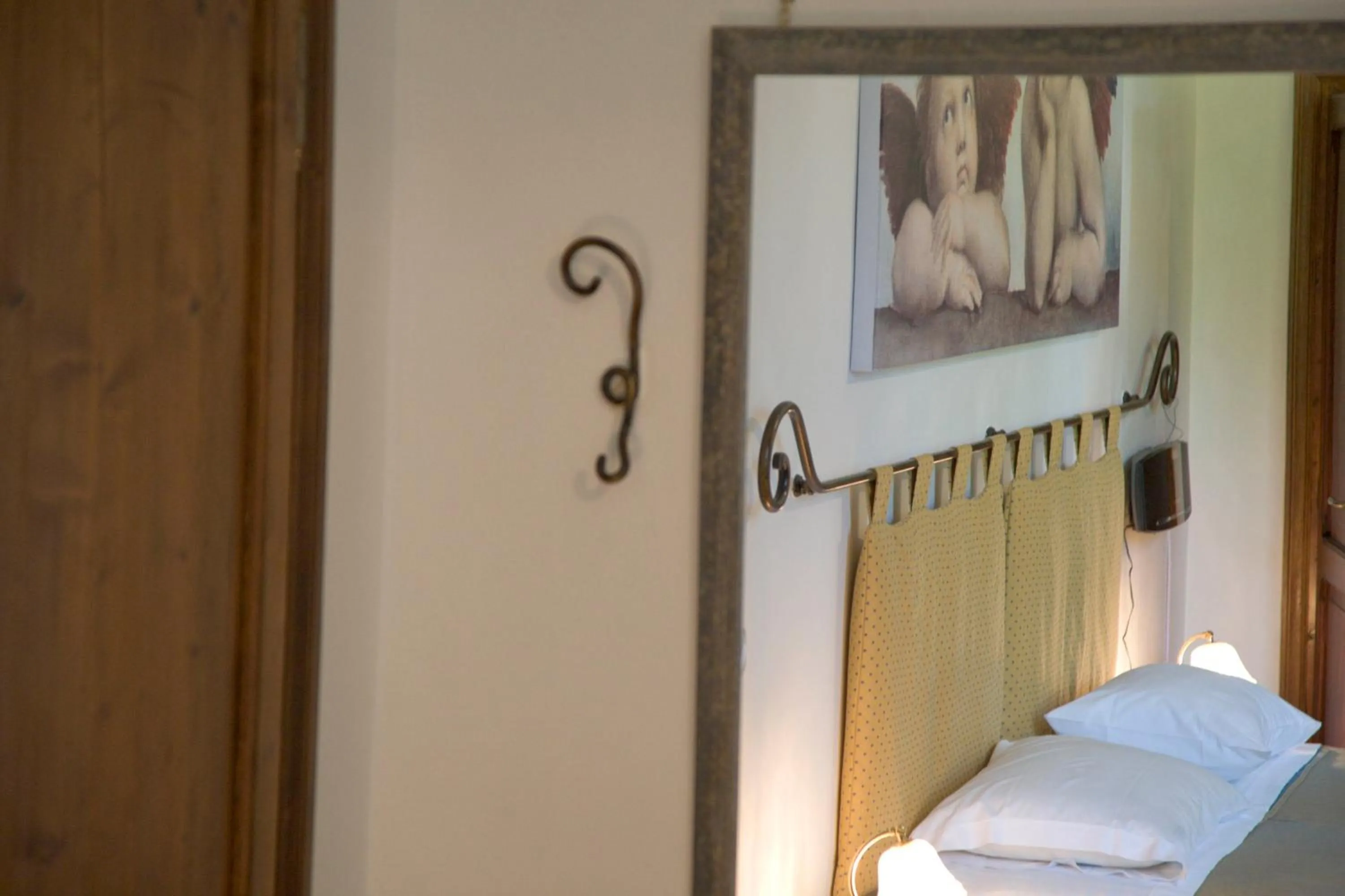 Logo/Certificate/Sign, Bed in Raffaello Residence