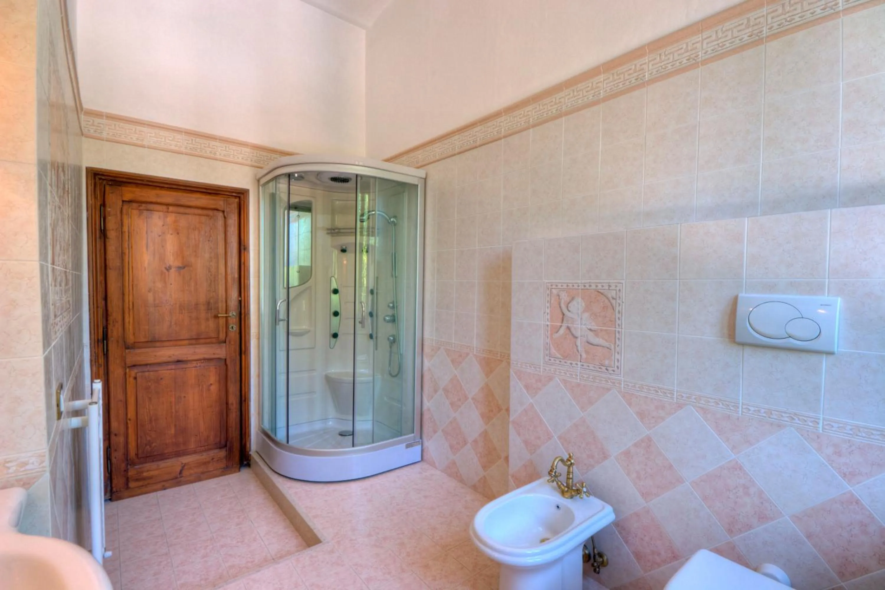 Shower in Raffaello Residence