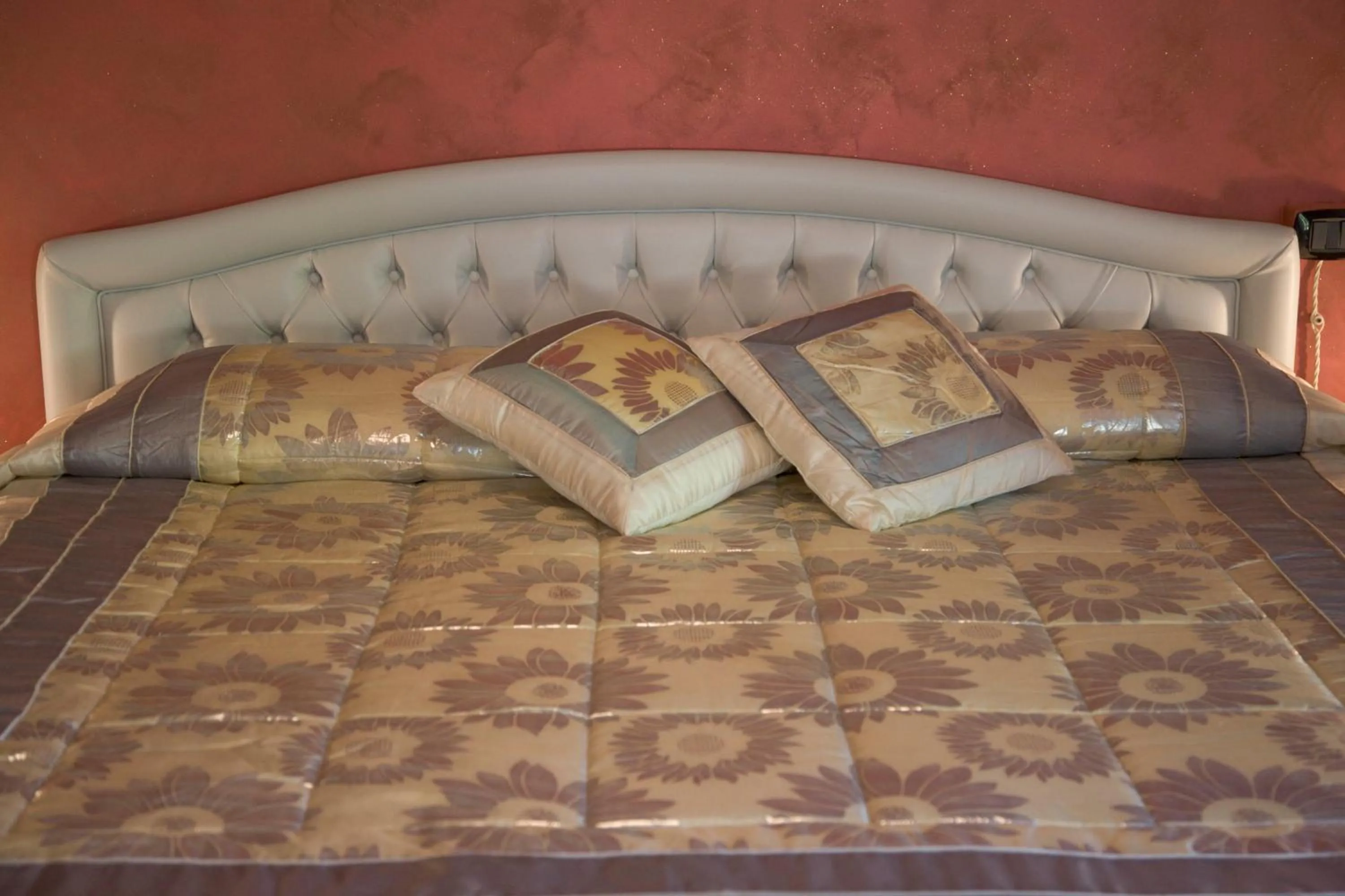 Bed in Raffaello Residence