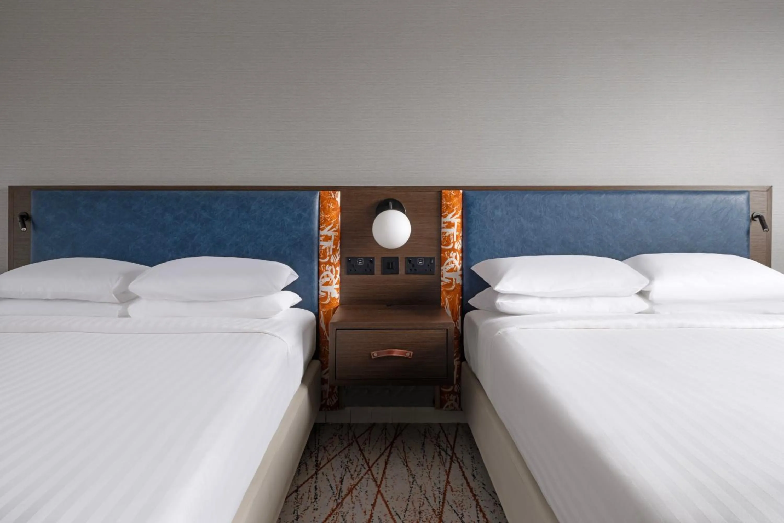 Photo of the whole room, Bed in Glasgow Marriott Hotel