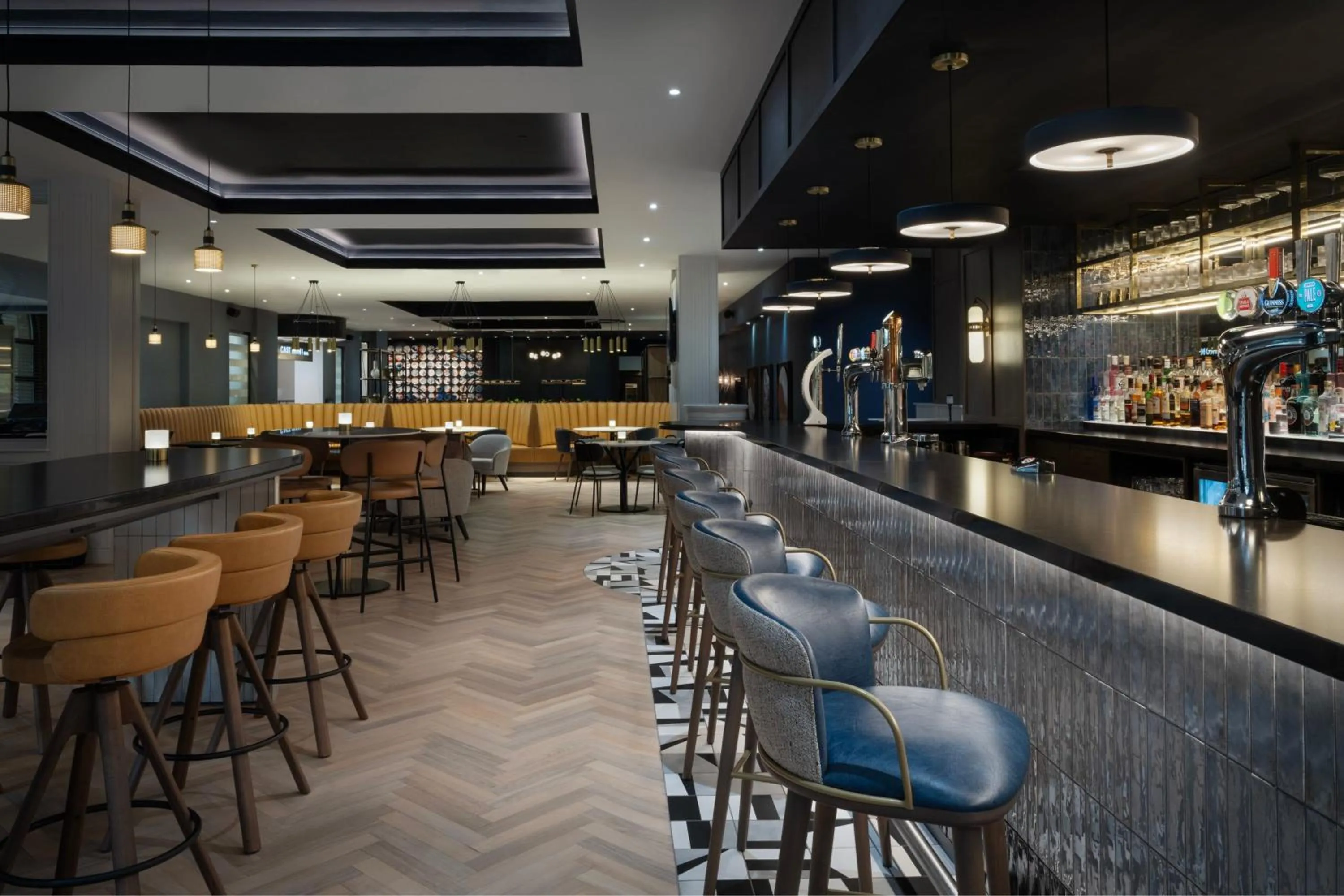 Lounge or bar in Glasgow Marriott Hotel