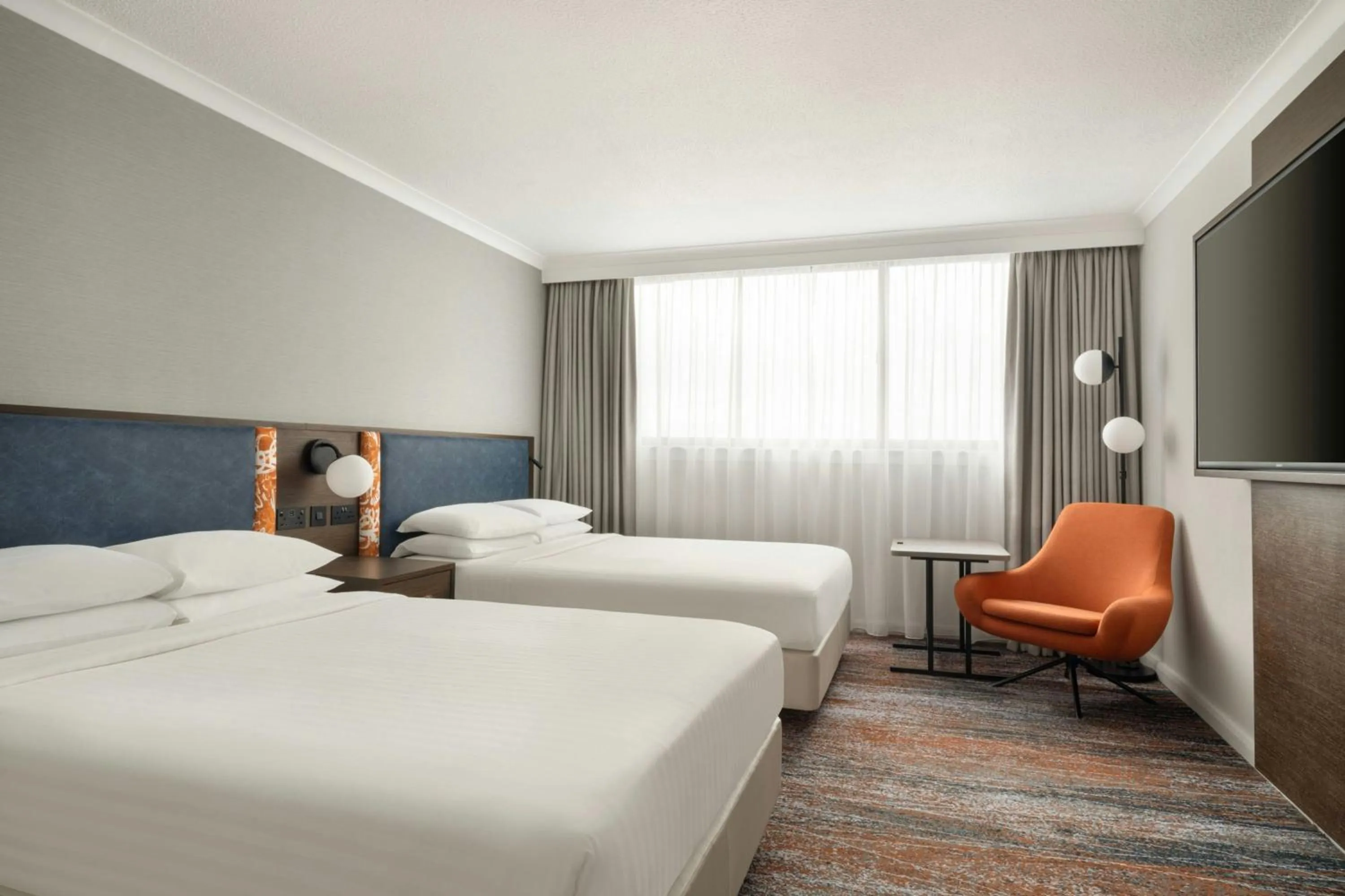 Photo of the whole room, Bed in Glasgow Marriott Hotel