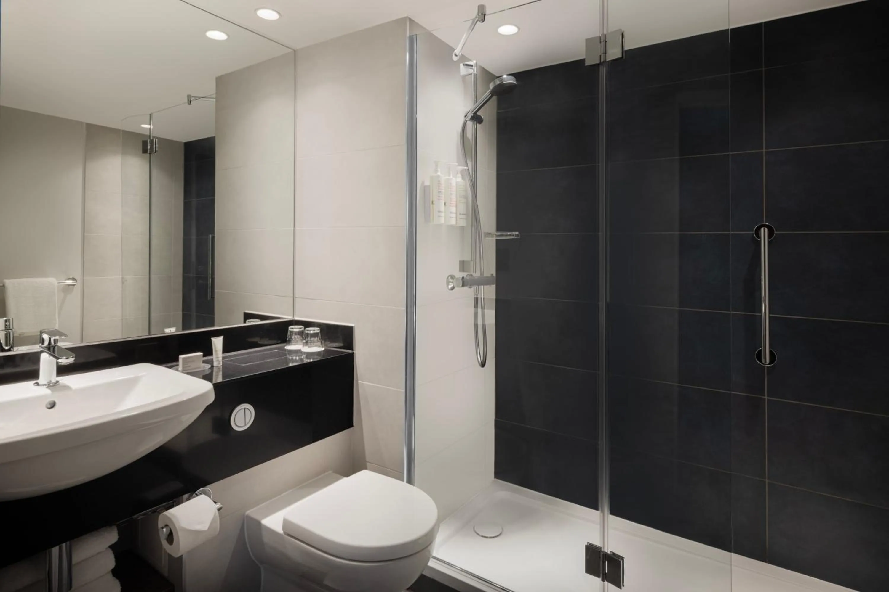 Bathroom in Glasgow Marriott Hotel