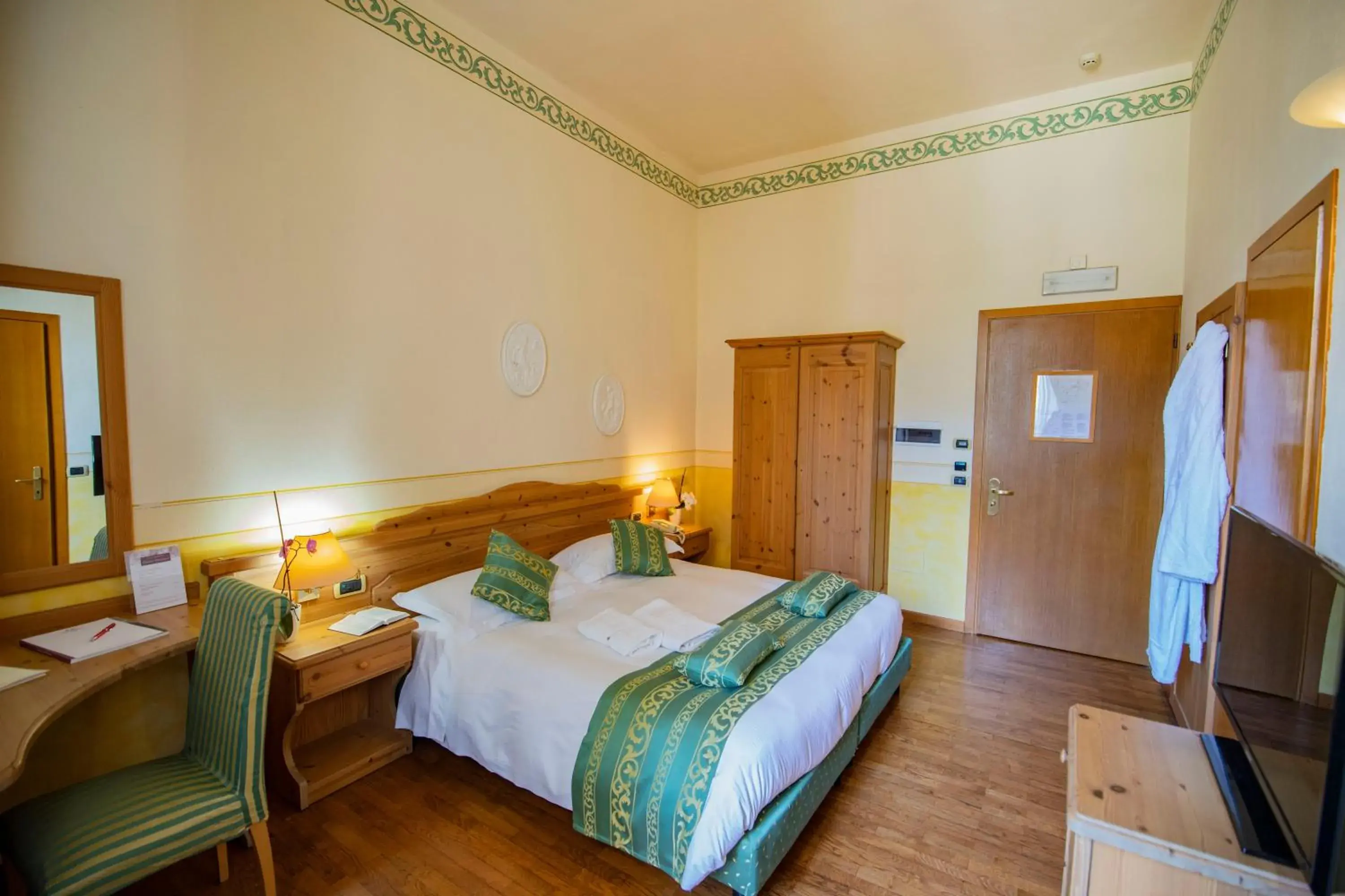 Double Room - Disability Access in Hotel Villa Imperina Double Room - Disability Access in Hotel Villa Imperina