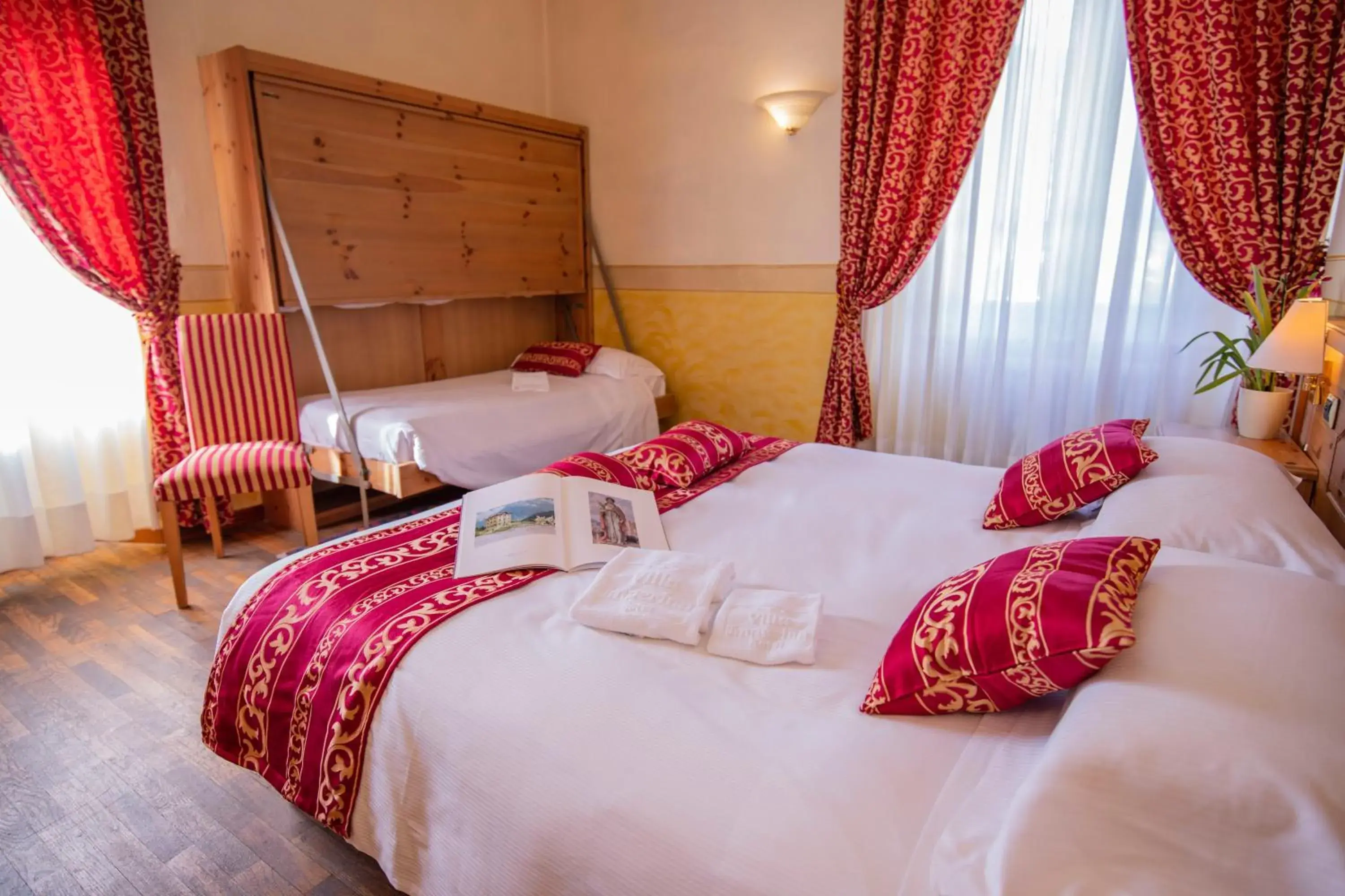 Triple Room in Hotel Villa Imperina Triple Room in Hotel Villa Imperina