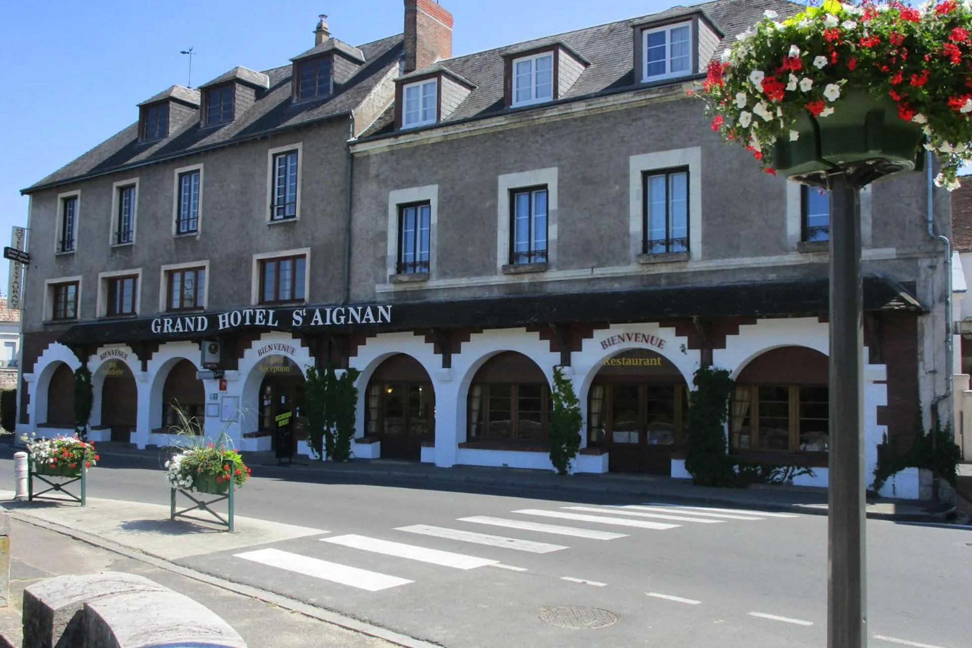 Property building in Grand Hôtel Saint-Aignan