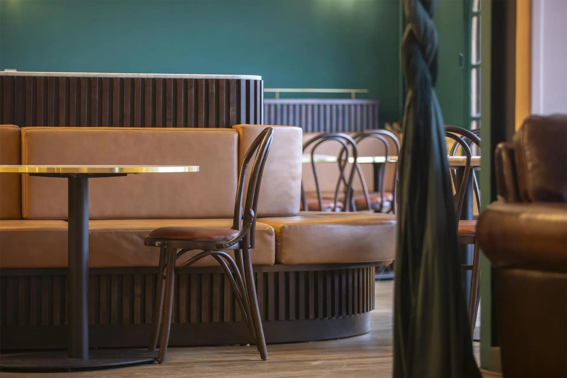 Lounge or bar in Grand Hôtel Saint-Aignan