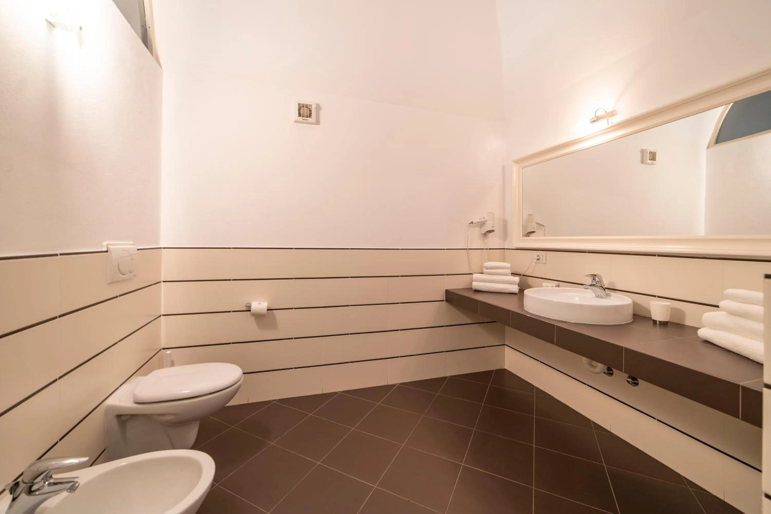 Toilet in Albergo Diffuso Vulcano Village