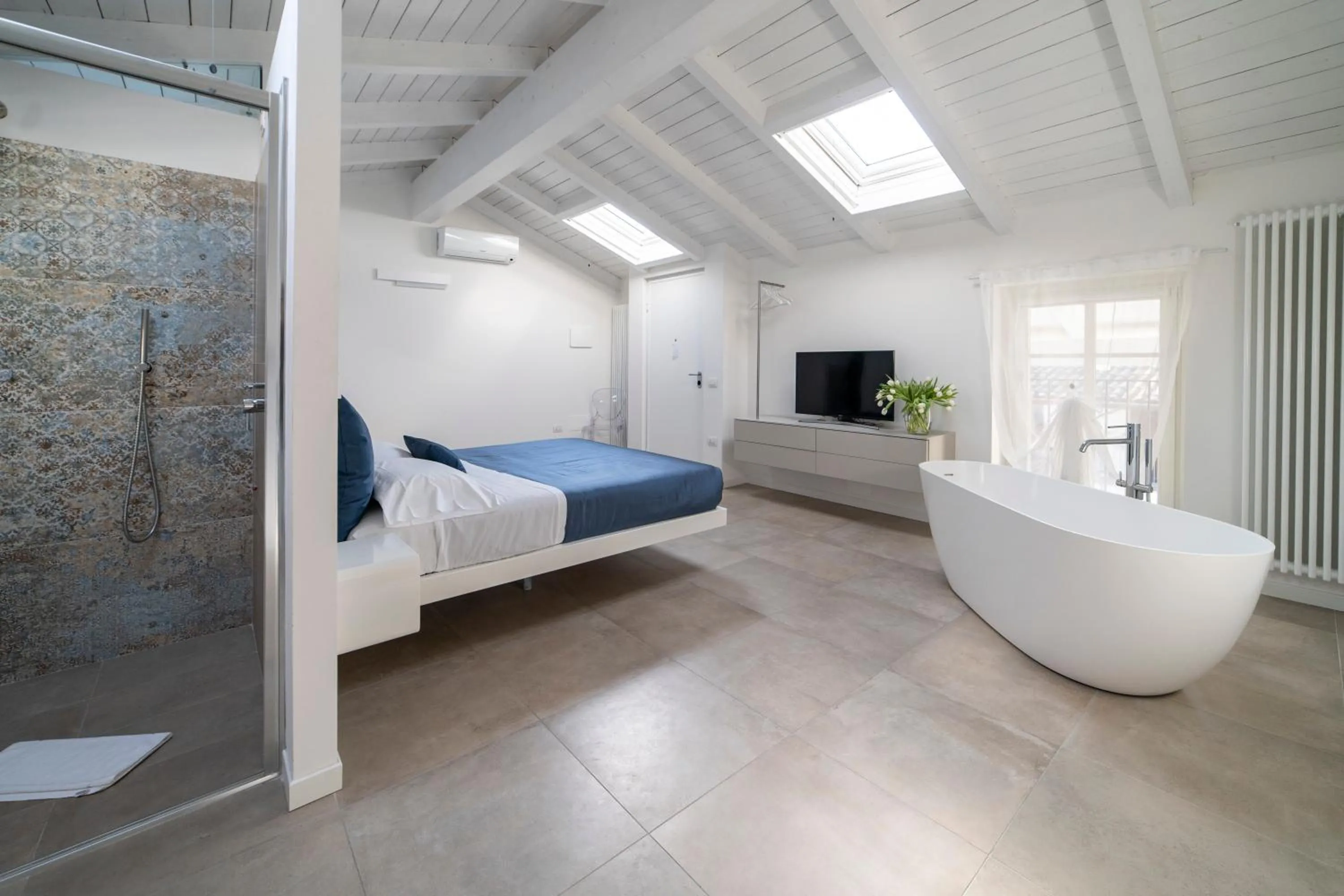 Shower, Bed in Albergo Diffuso Vulcano Village