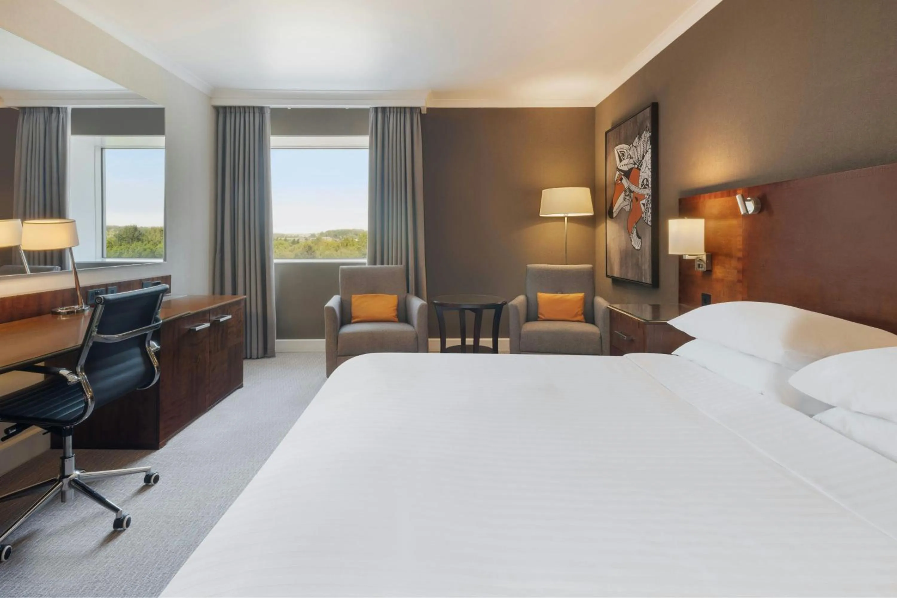 Photo of the whole room, Bed in Leicester Marriott Hotel