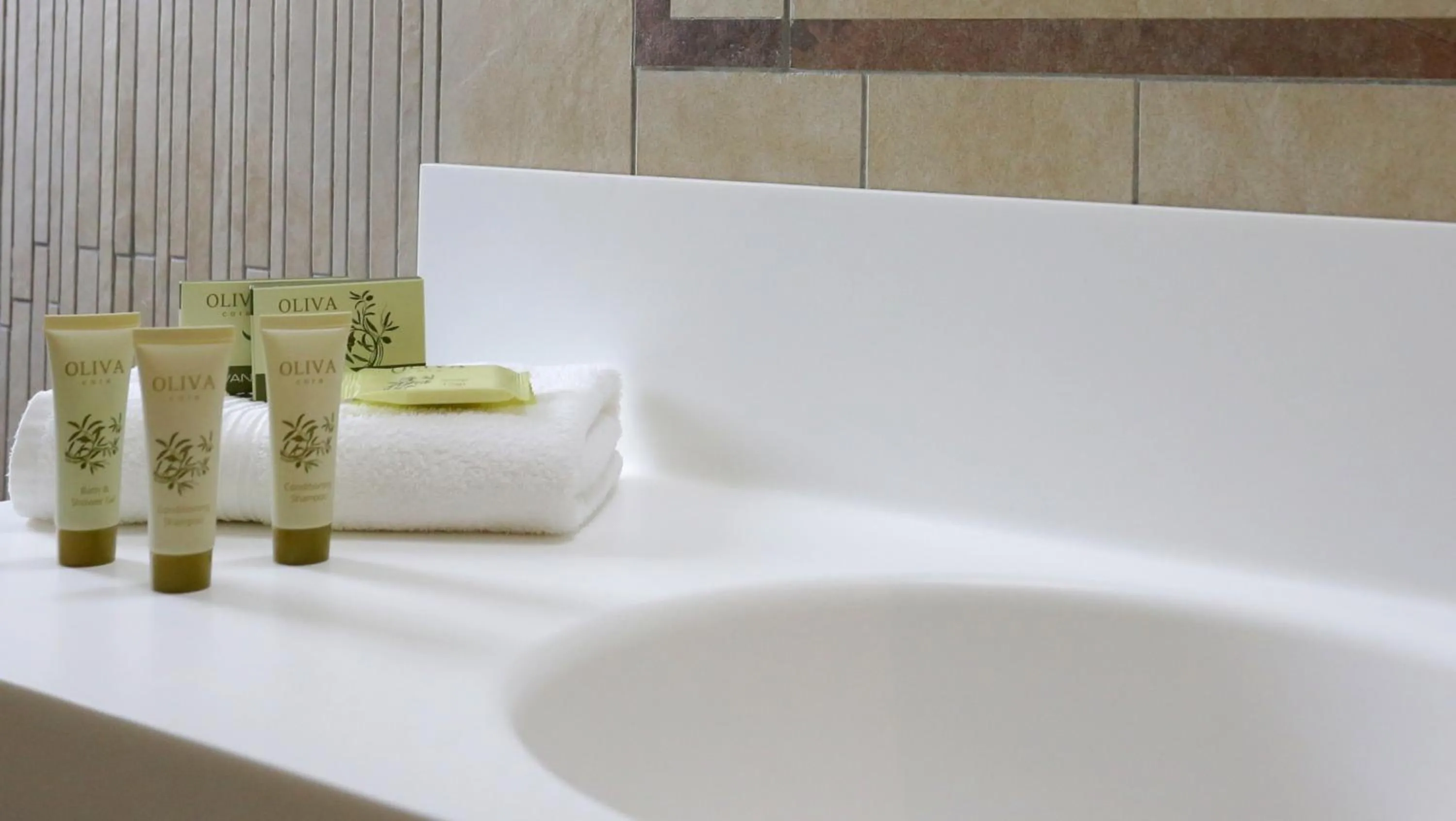 Bathroom in Almira Hotel