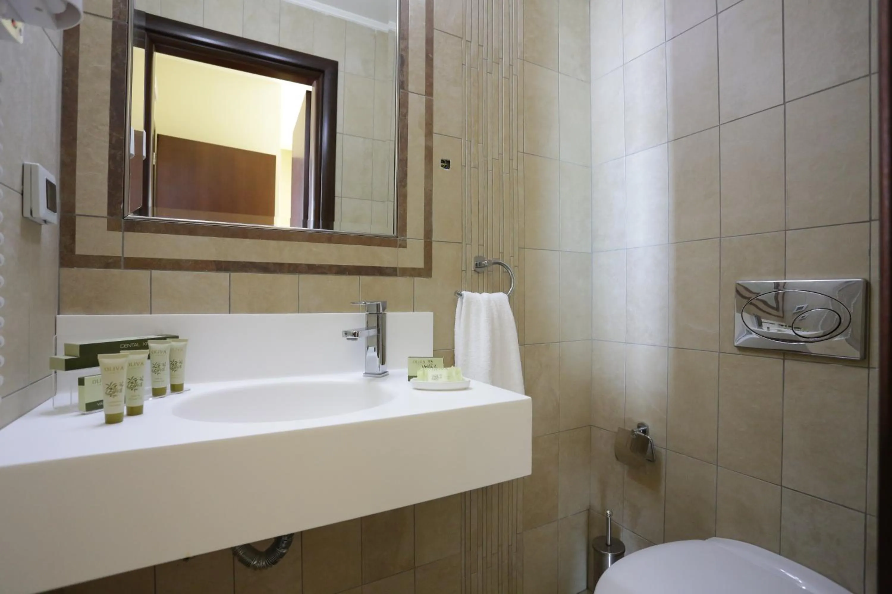 Bathroom in Almira Hotel