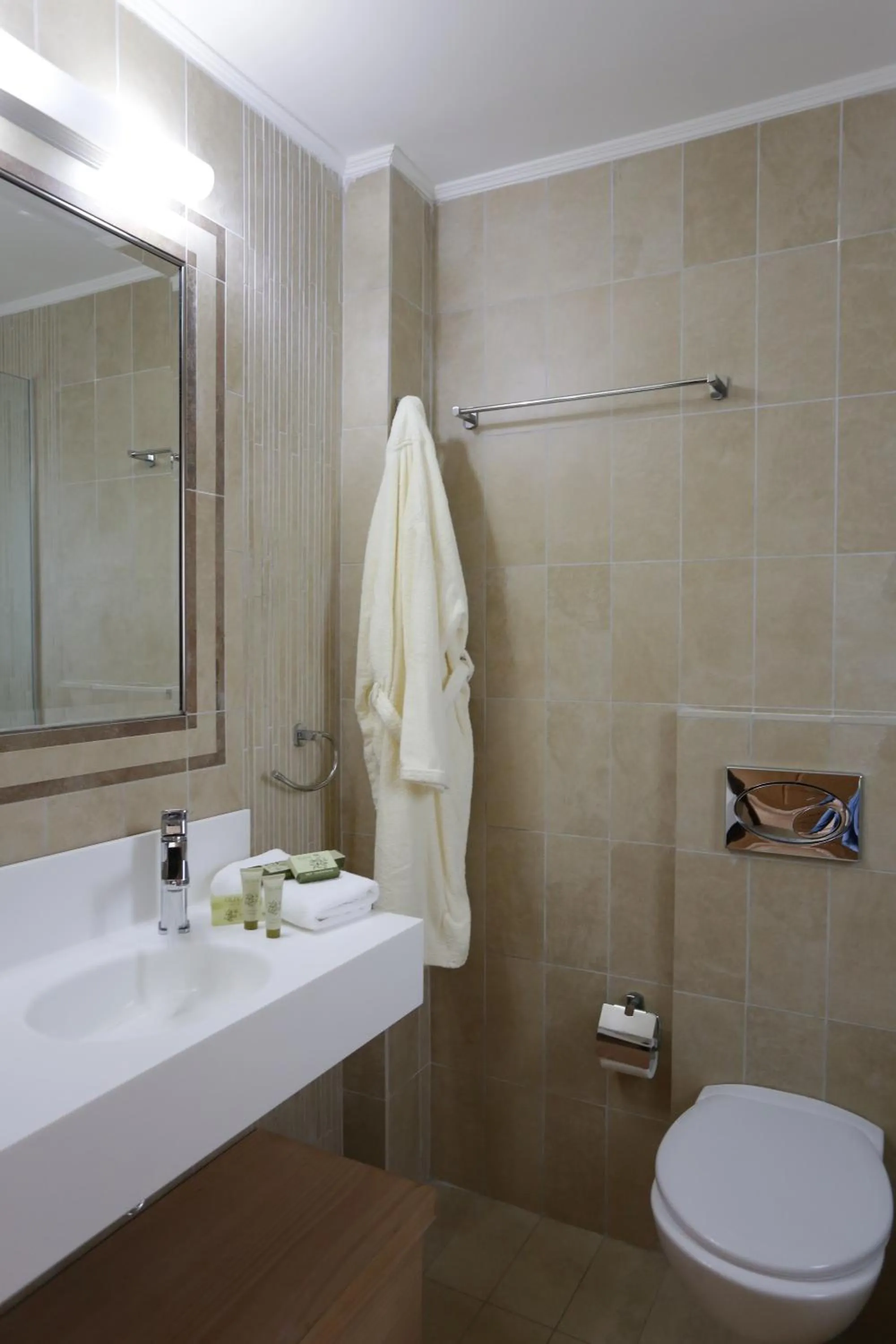 Bathroom in Almira Hotel