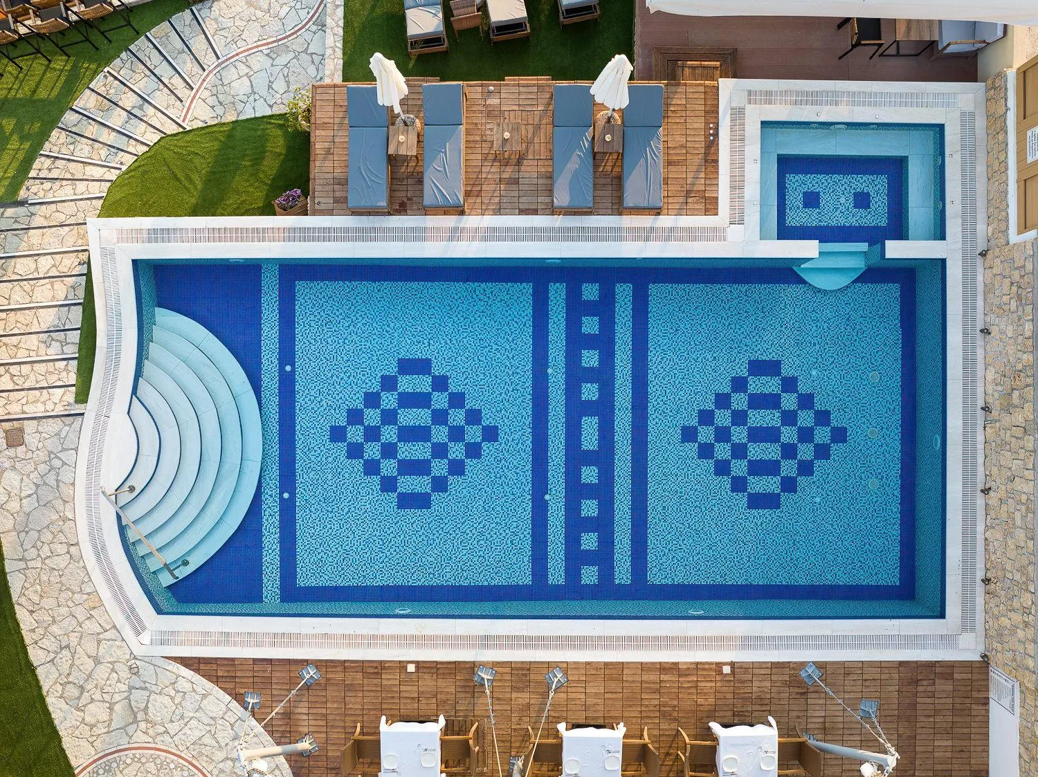 Swimming pool in Almira Hotel