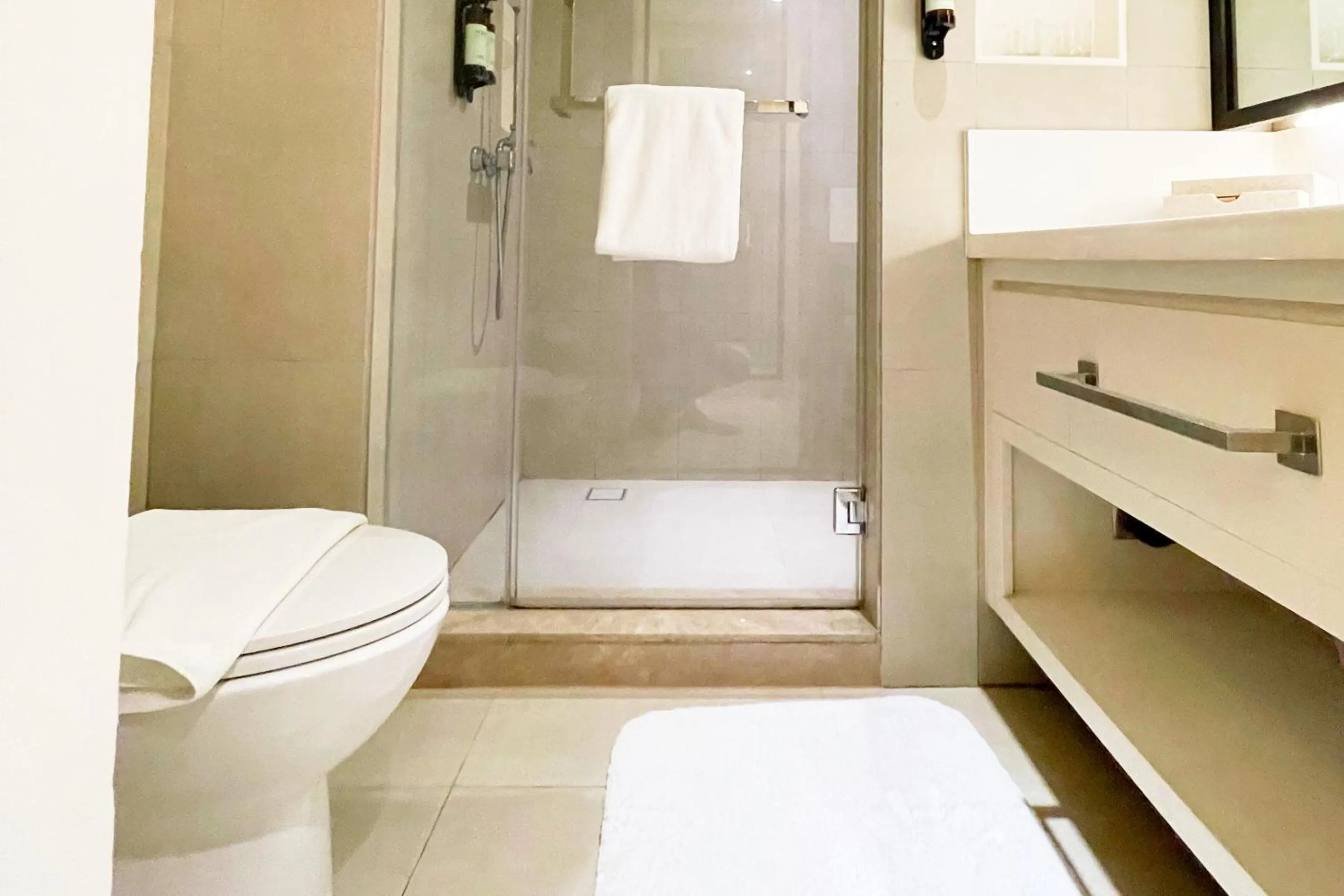 Mella Hotel Manila near NAIA Airport