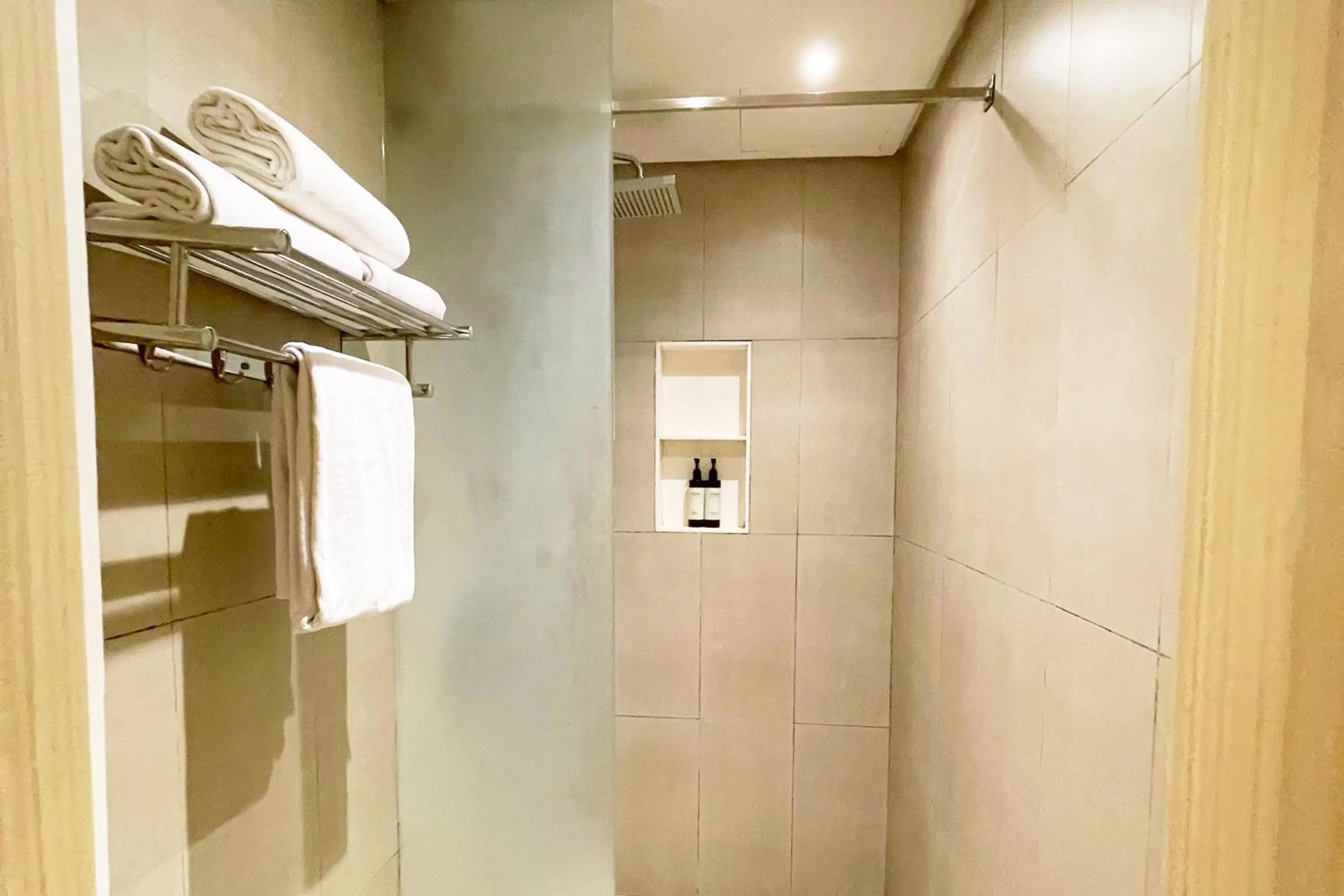 Mella Hotel Manila near NAIA Airport