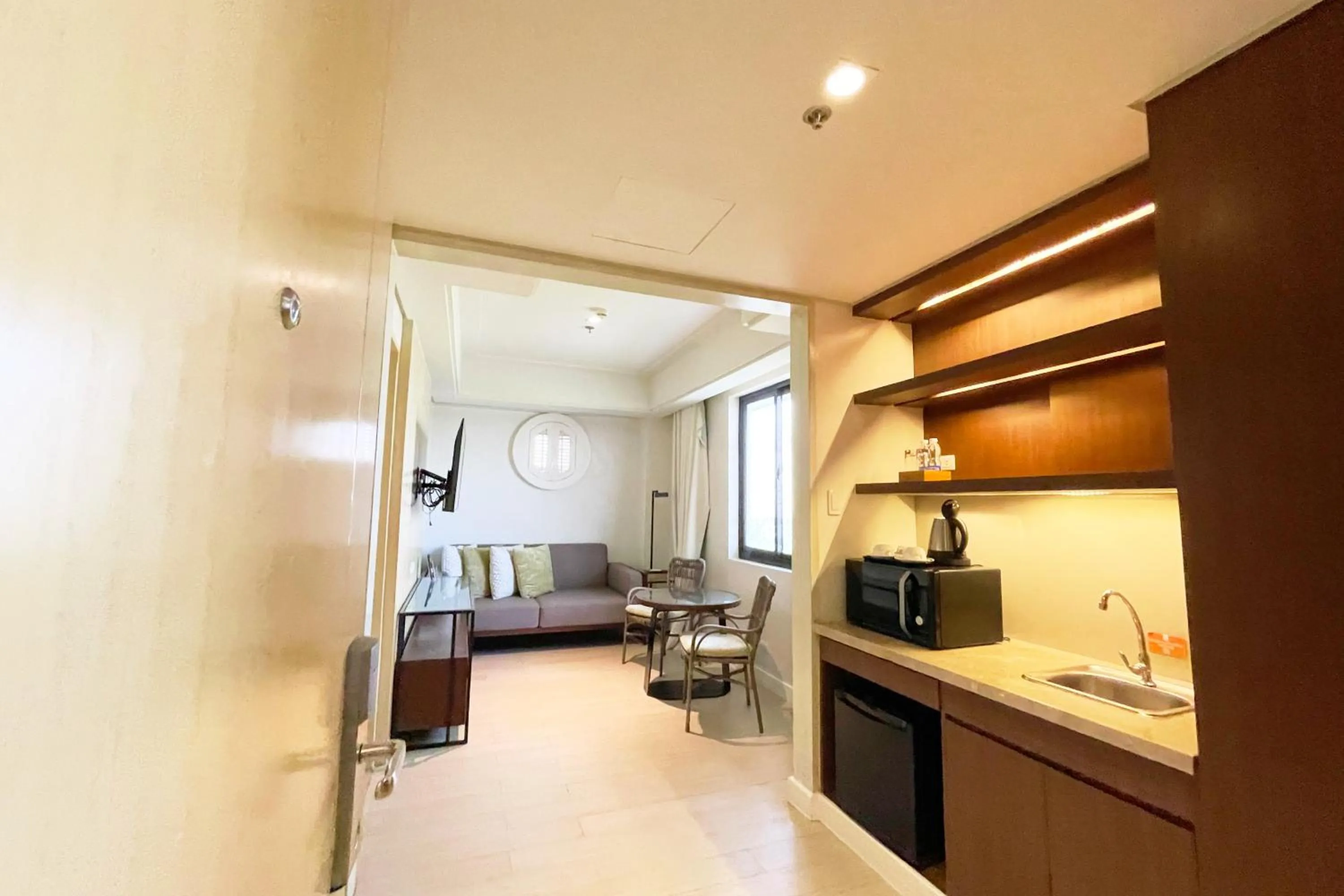 Mella Hotel Manila near NAIA Airport