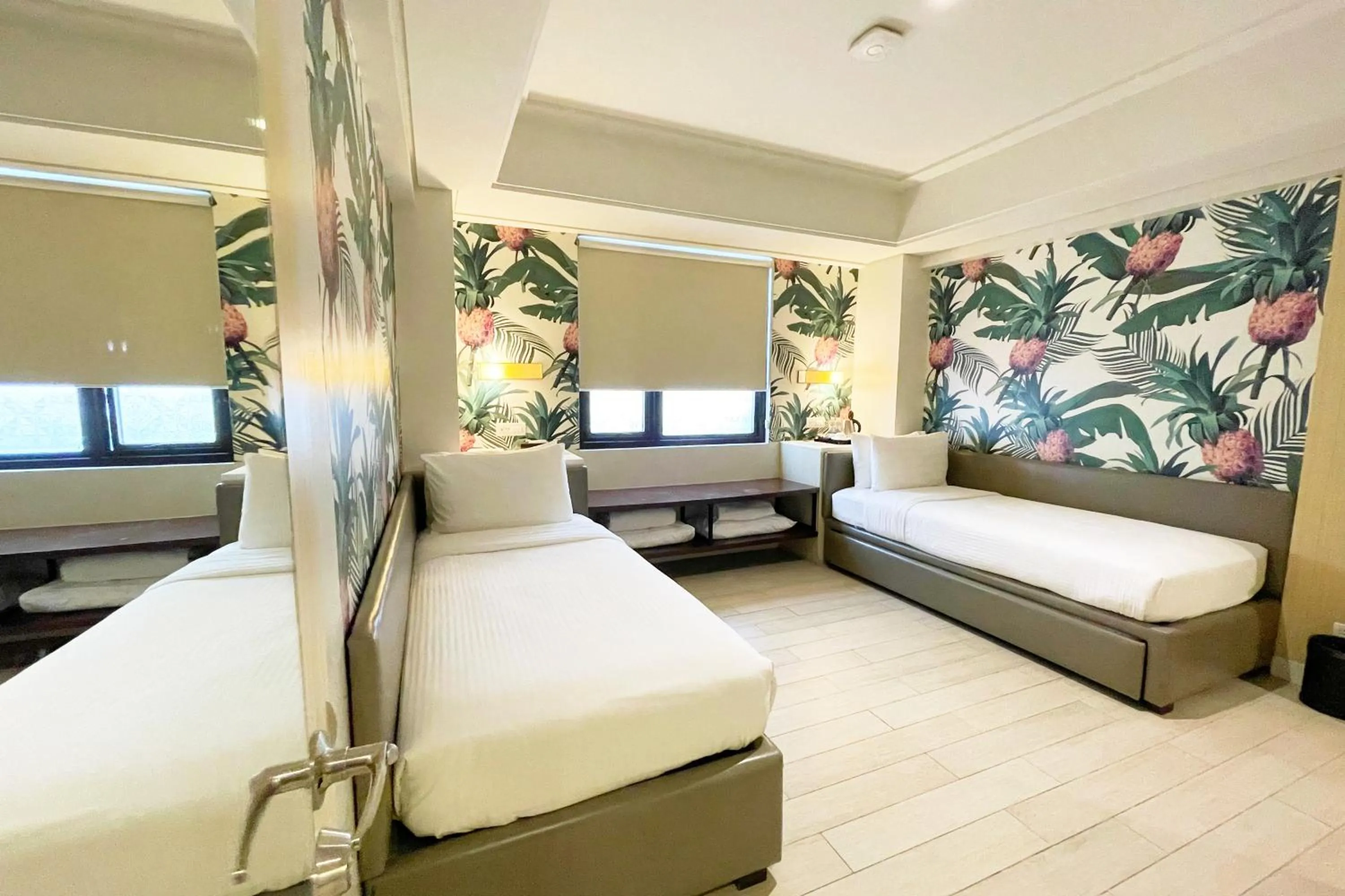 Bed in Mella Hotel Manila near NAIA Airport