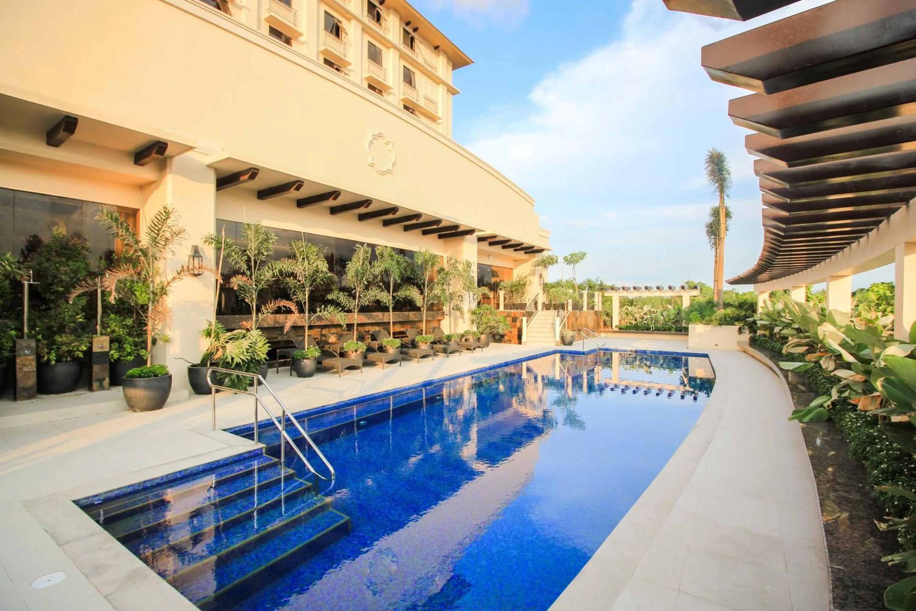 Swimming pool in Mella Hotel