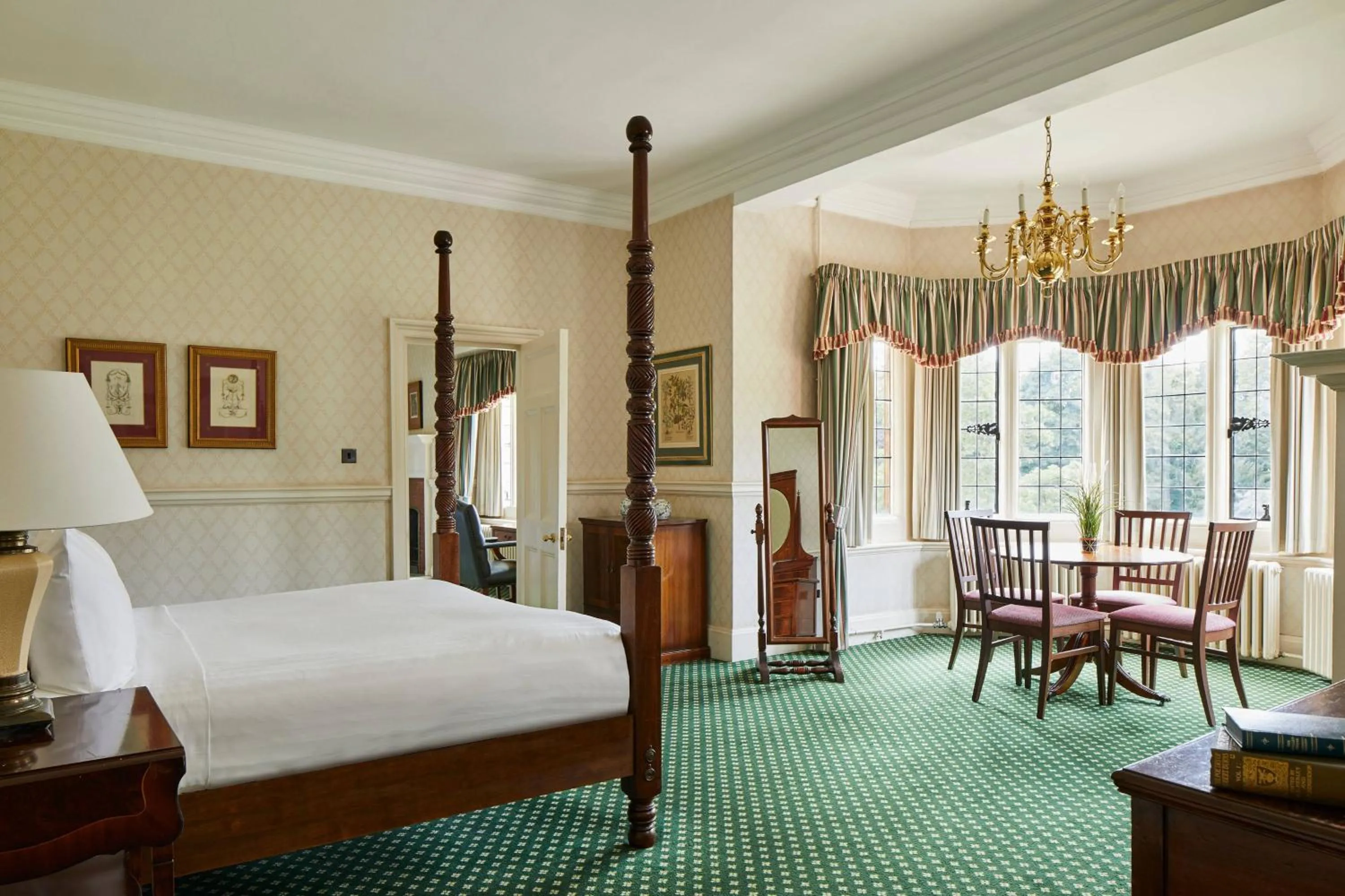 Bedroom, Bed in Hanbury Manor Marriott Hotel & Country Club
