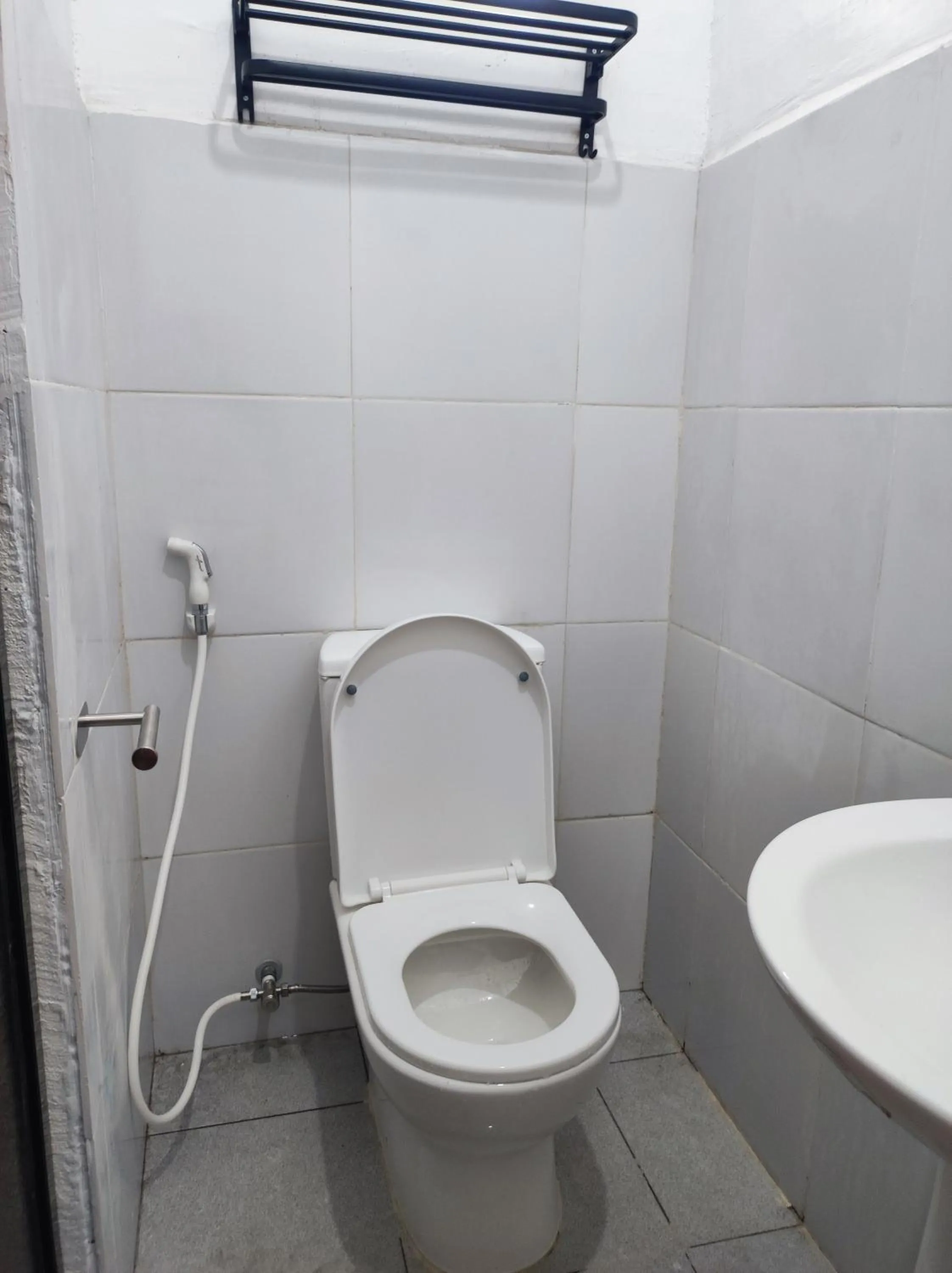 Toilet in Aloha Hostel Siargao