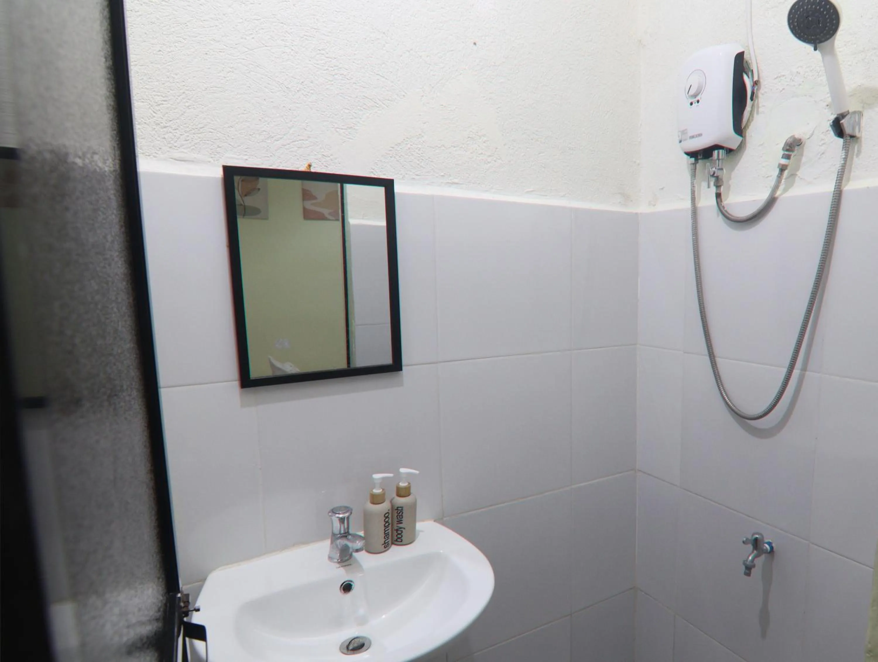 Shower in Aloha Hostel Siargao