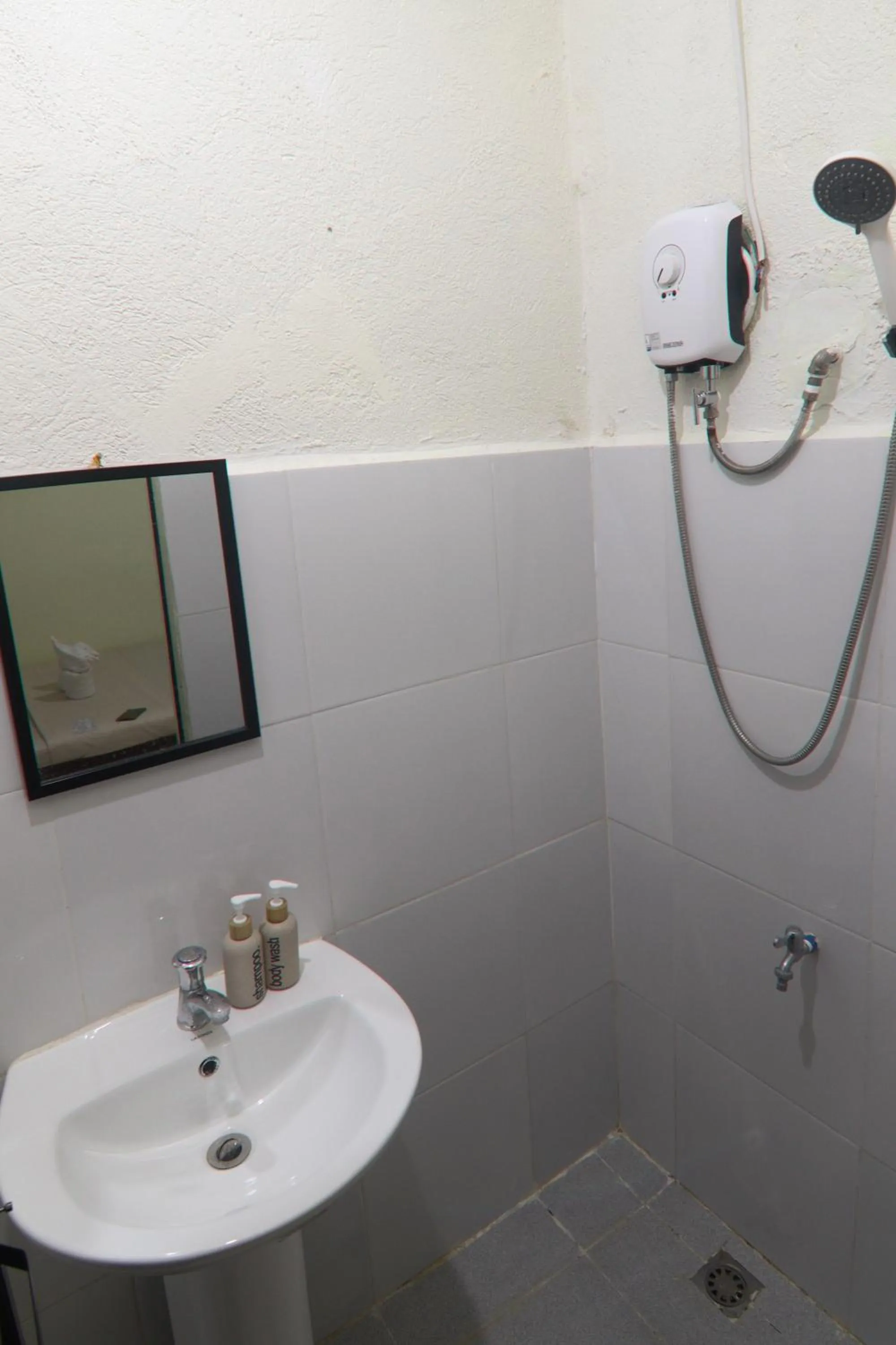 Shower in Aloha Hostel Siargao