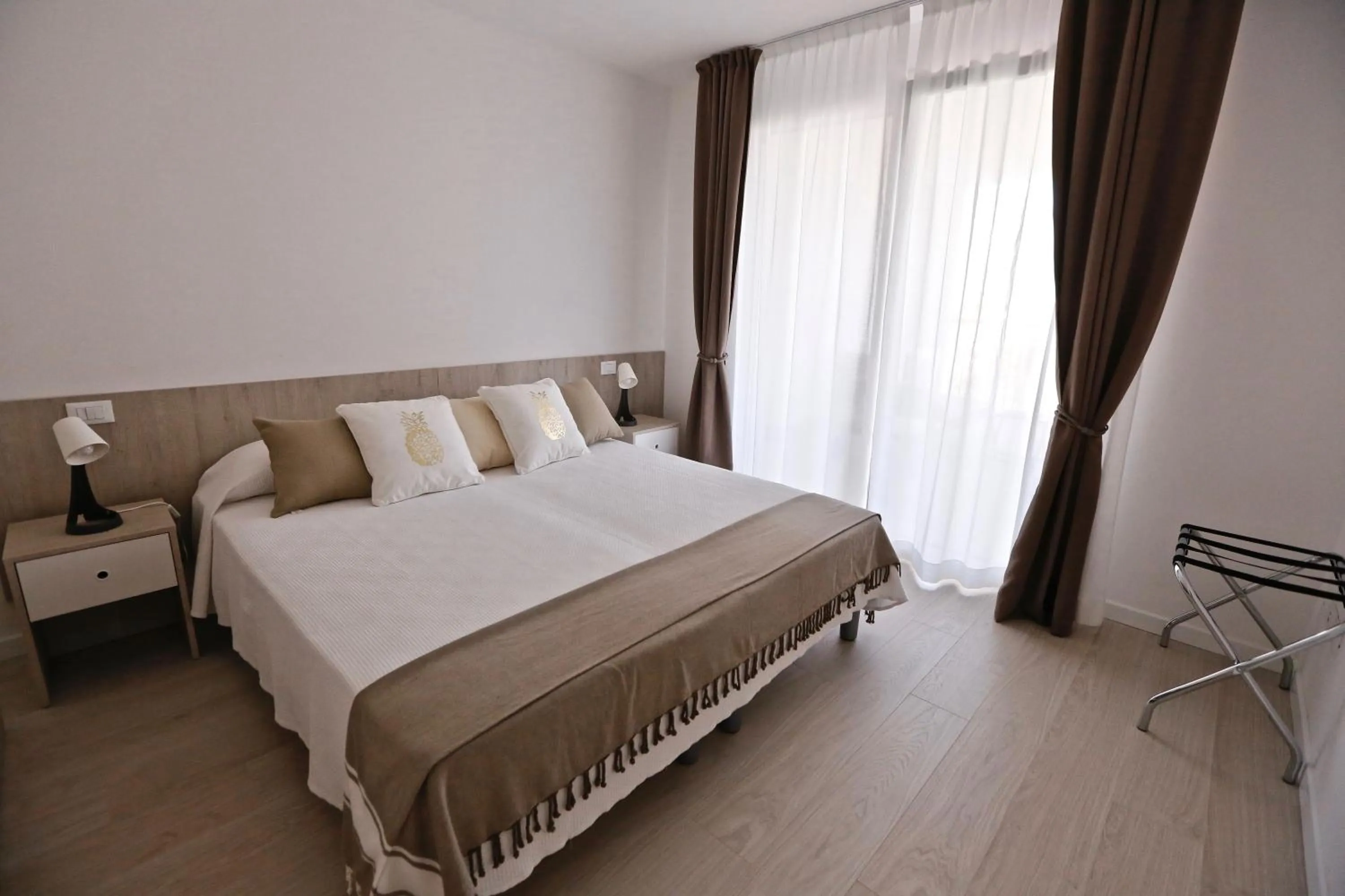 Photo of the whole room, Bed in Hotel Eldorado, Depandance & Apartments