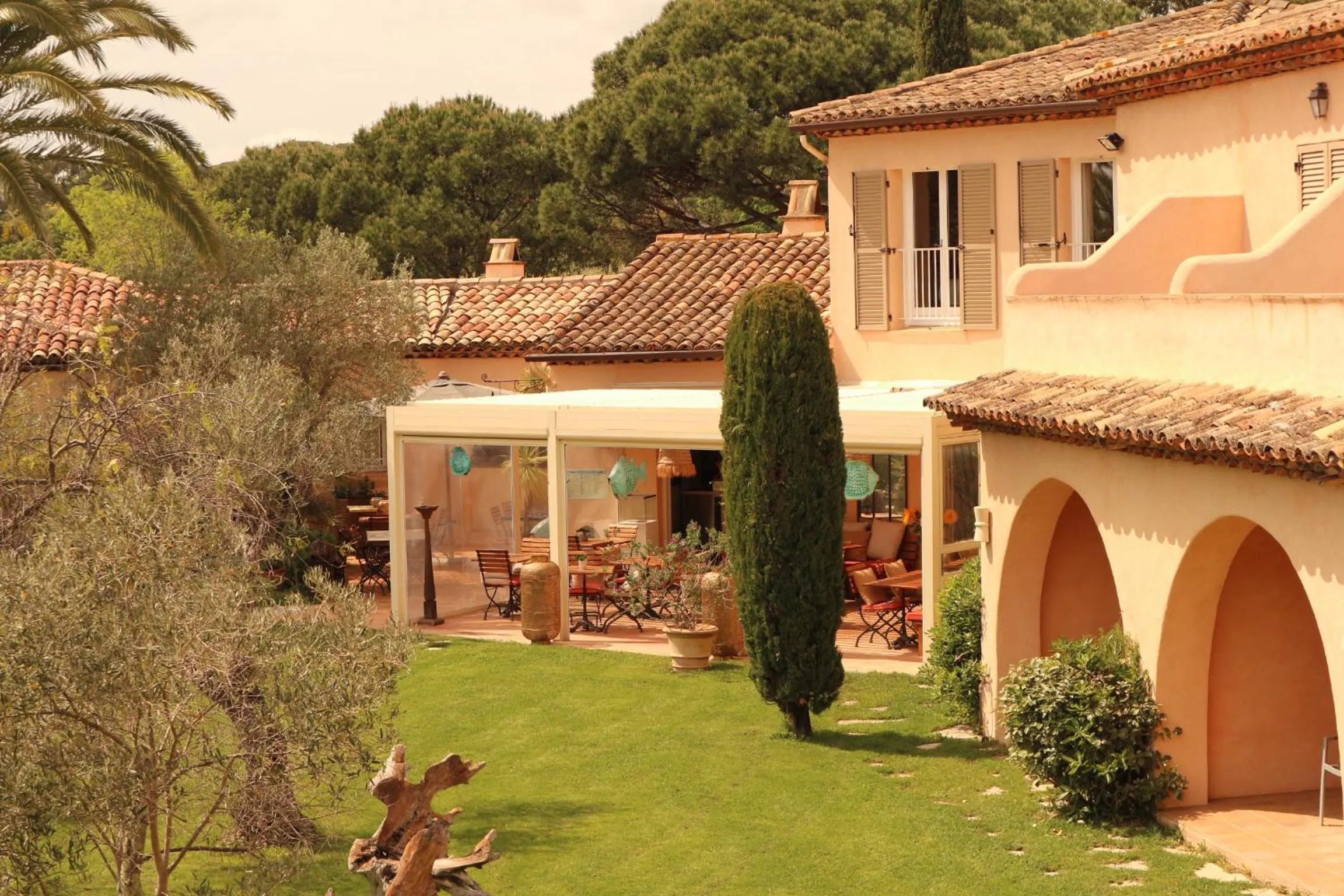 Patio in Hotel La Garbine