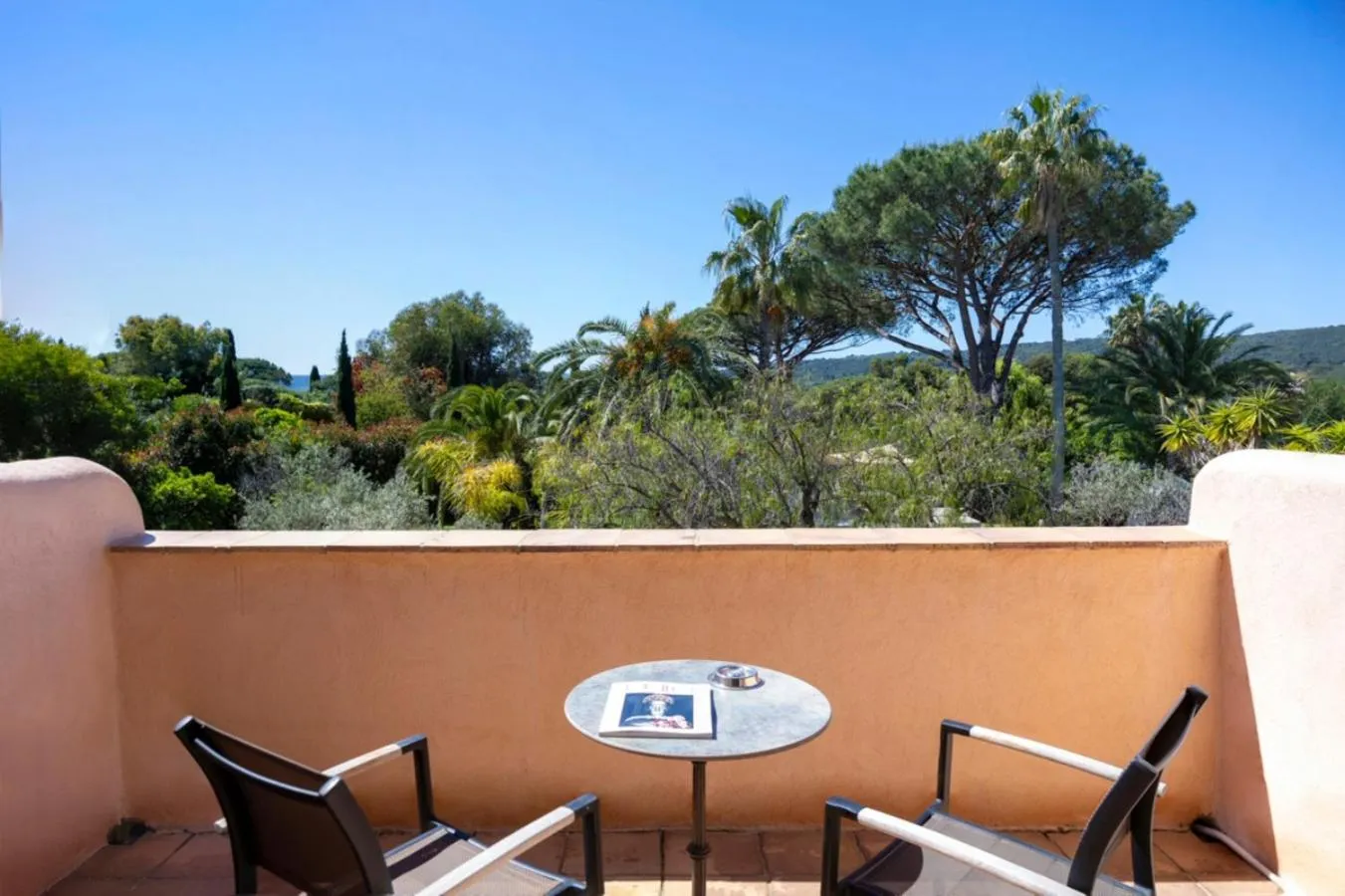 Patio in Hotel La Garbine