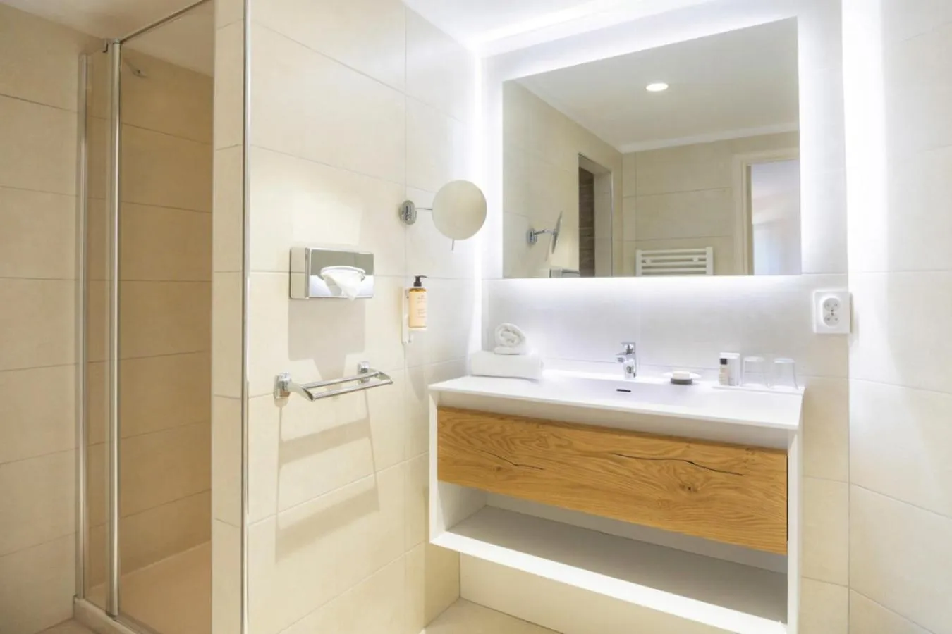 Shower in Hotel La Garbine