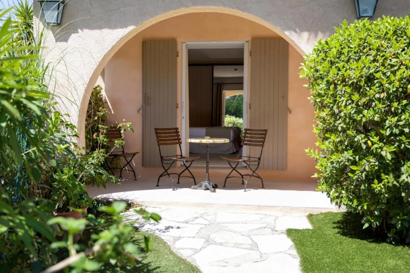 Patio in Hotel La Garbine