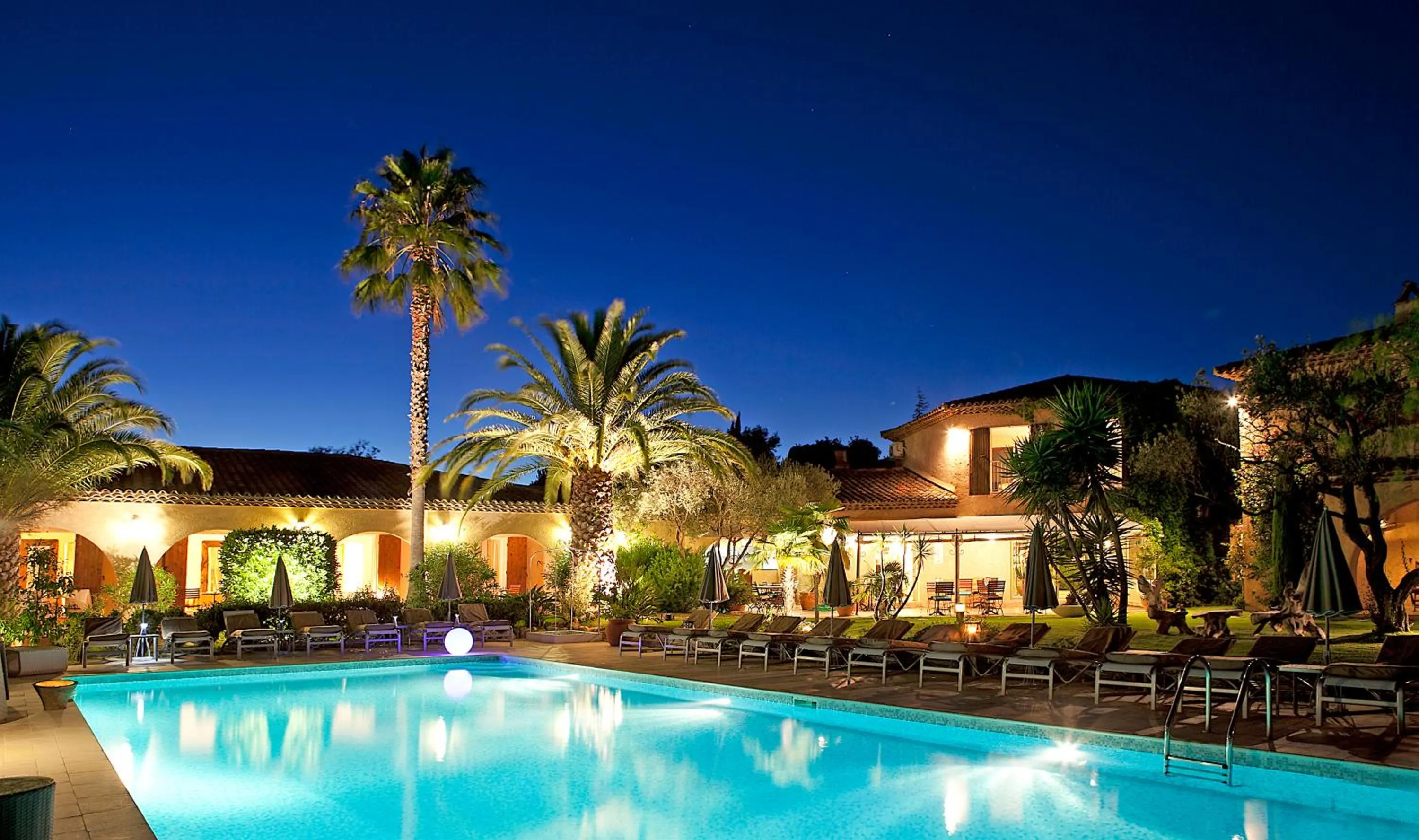 Property building in Hotel La Garbine