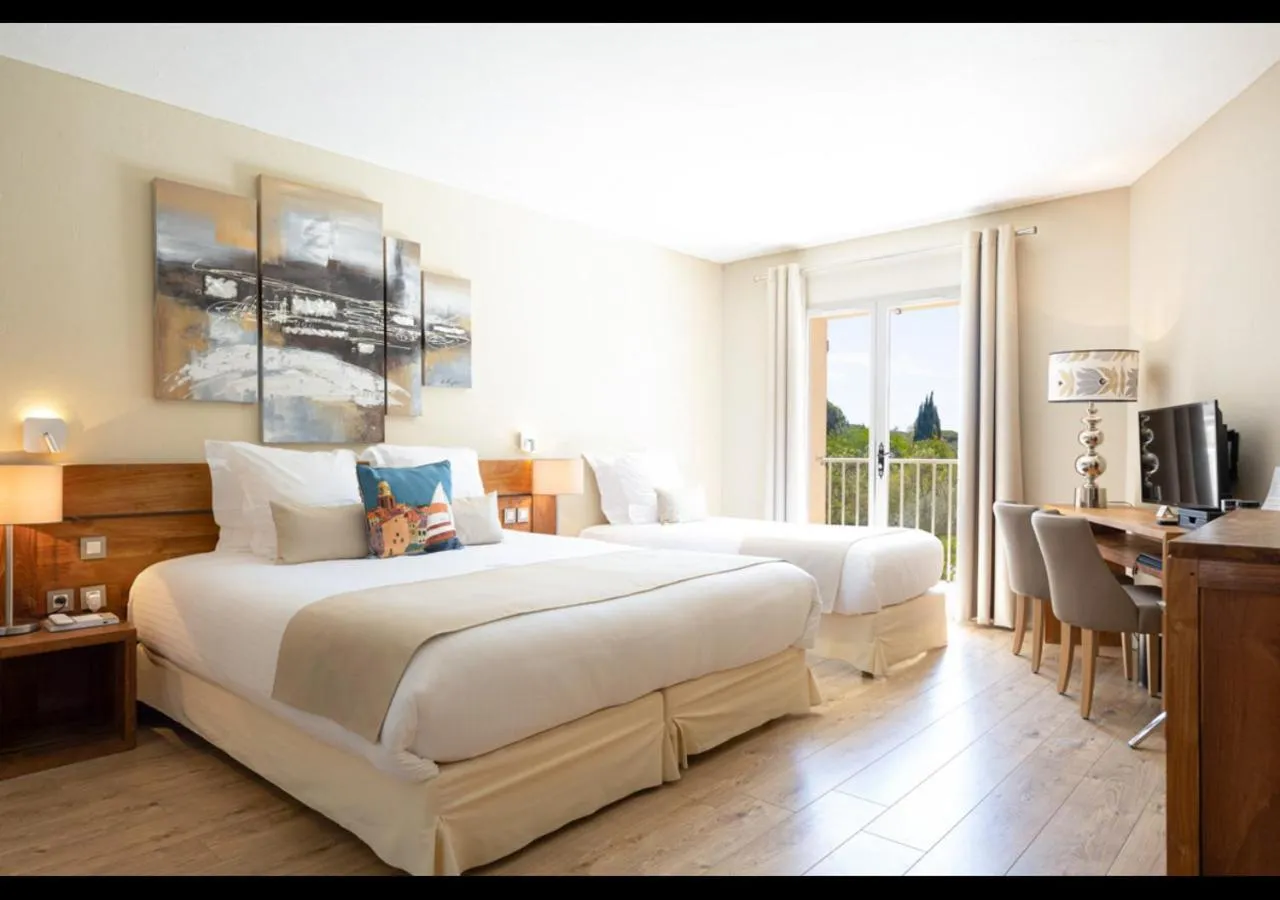 Bedroom, Bed in Hotel La Garbine