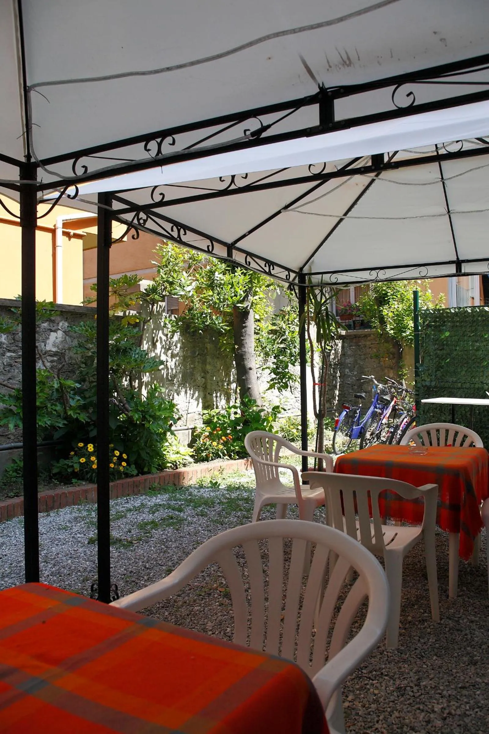 Patio in Real Park Hotel